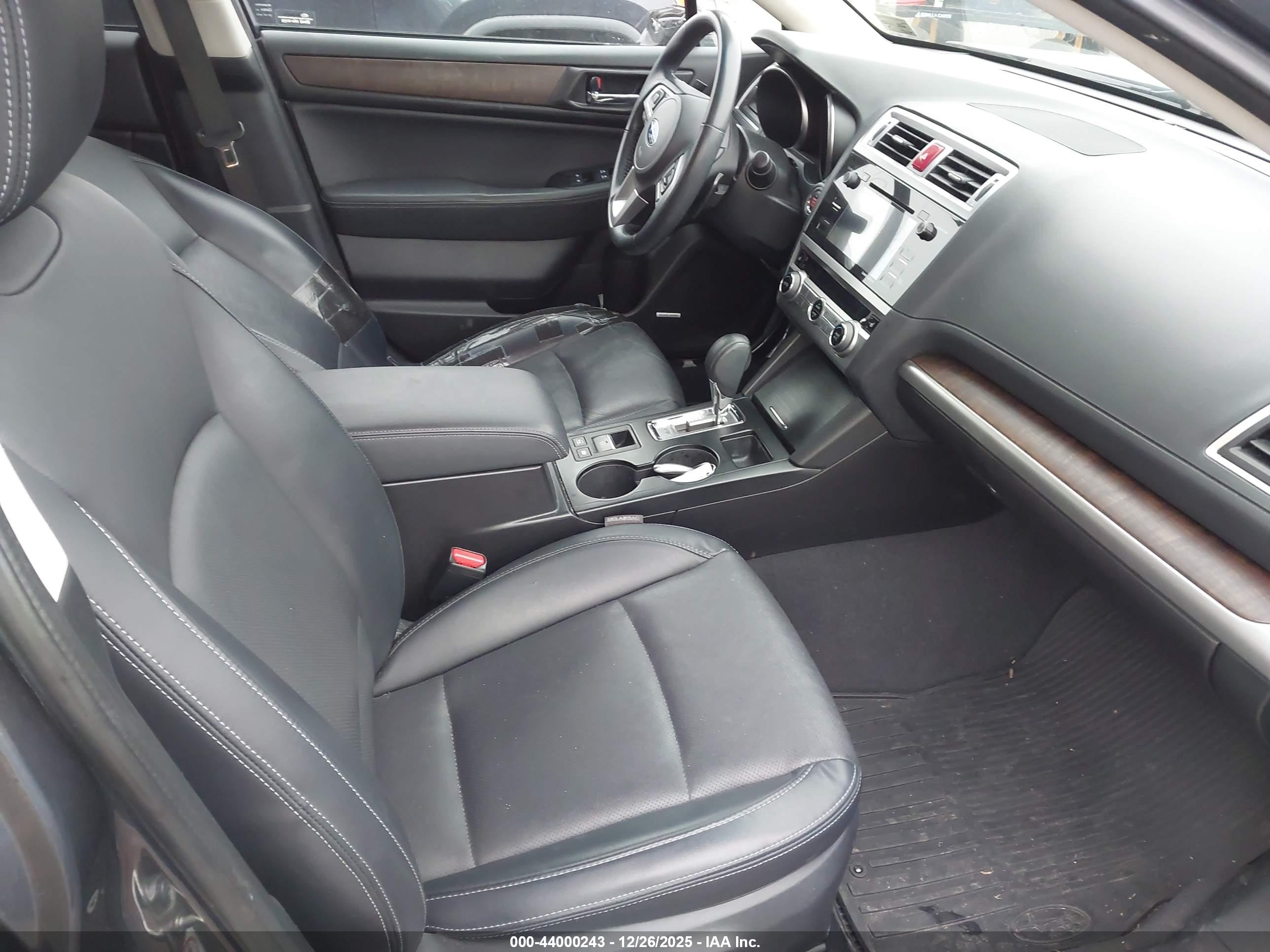 SUBARU OUTBACK image 5