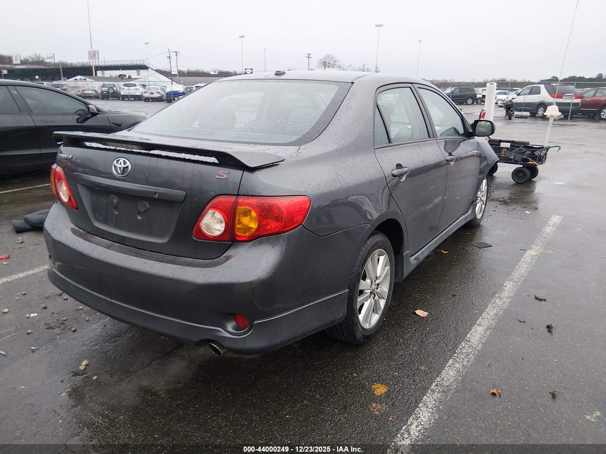 TOYOTA COROLLA image 4