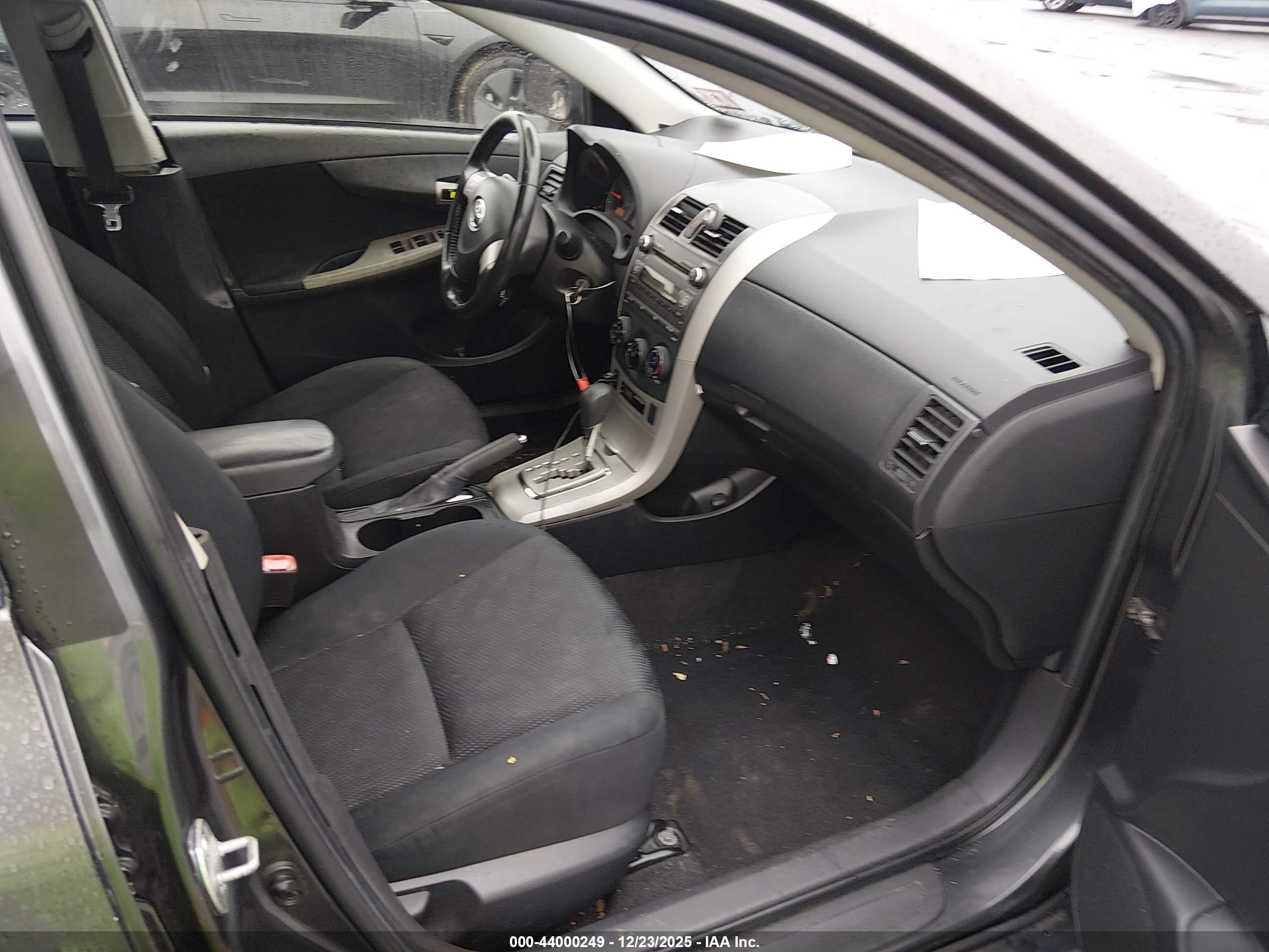 TOYOTA COROLLA image 5