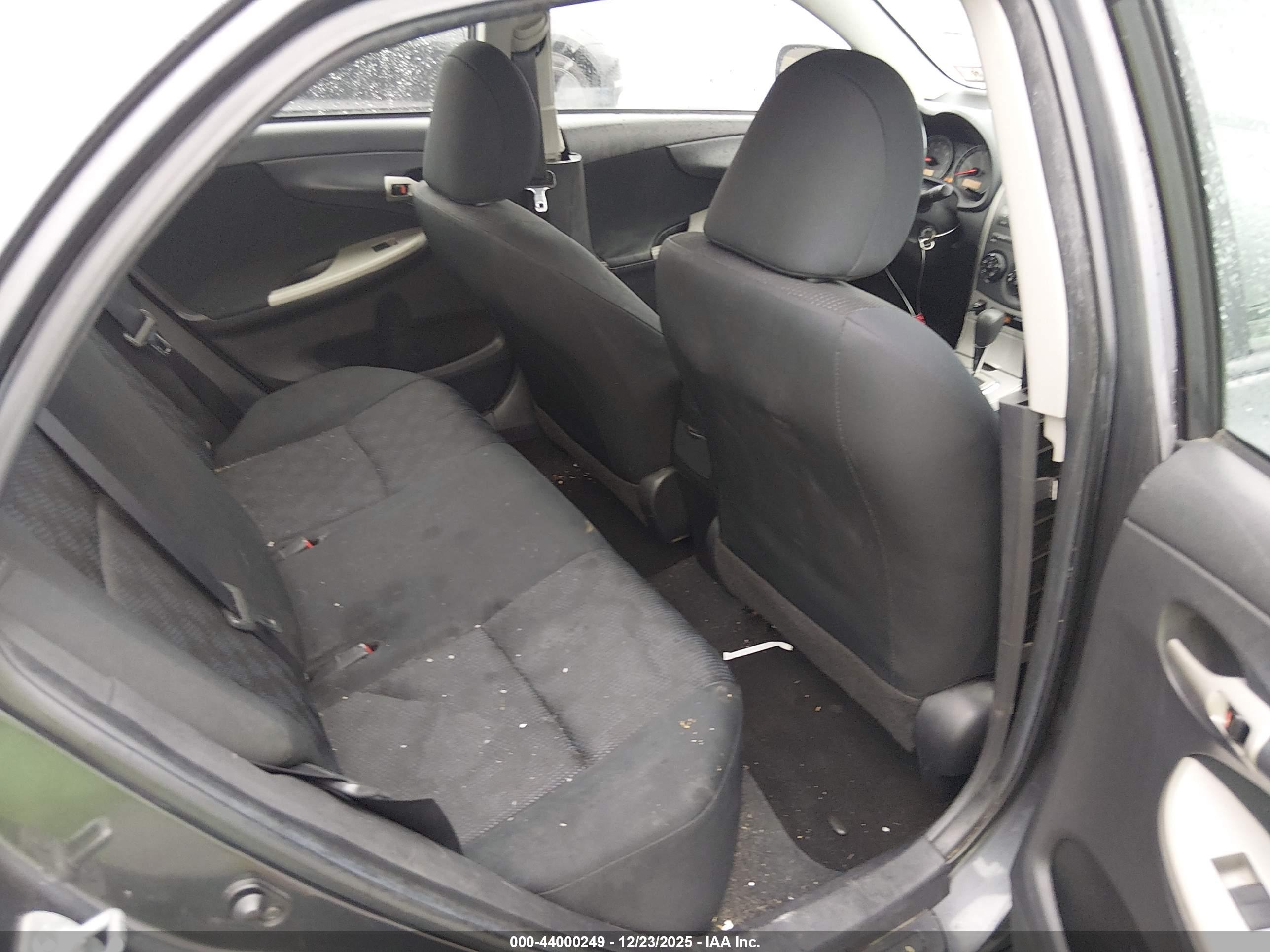 TOYOTA COROLLA image 8
