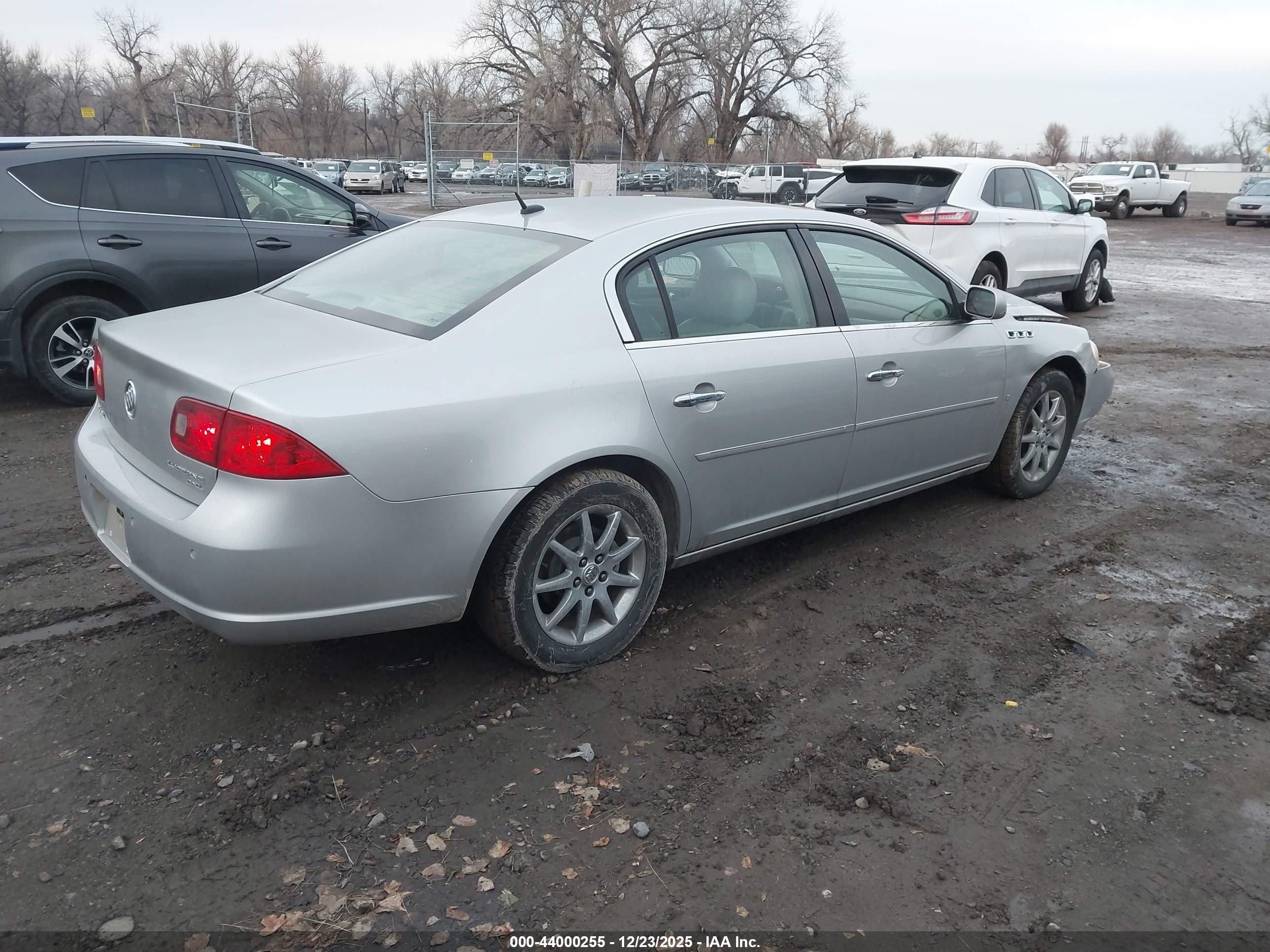 BUICK LUCERNE image 4