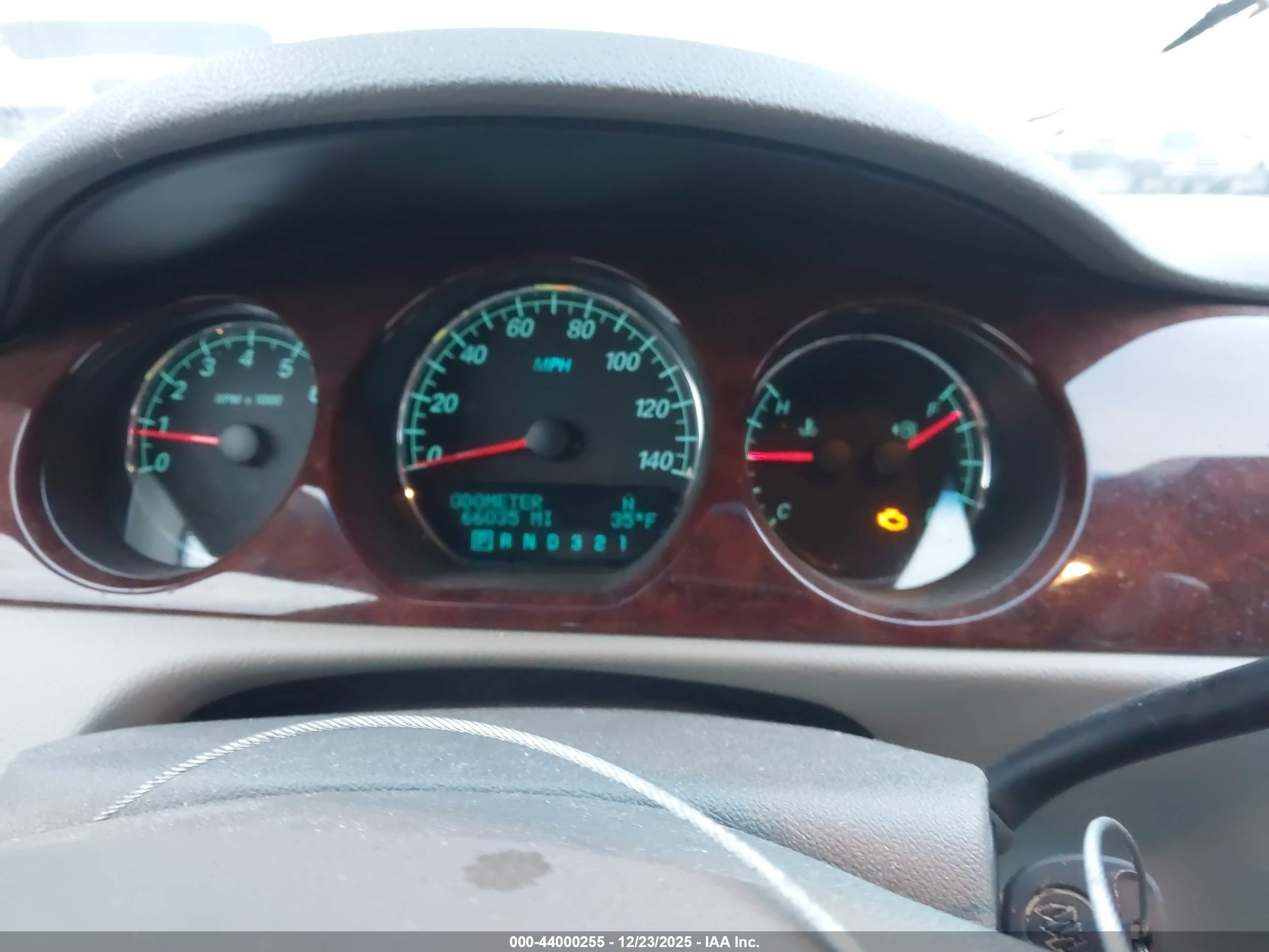 BUICK LUCERNE image 7