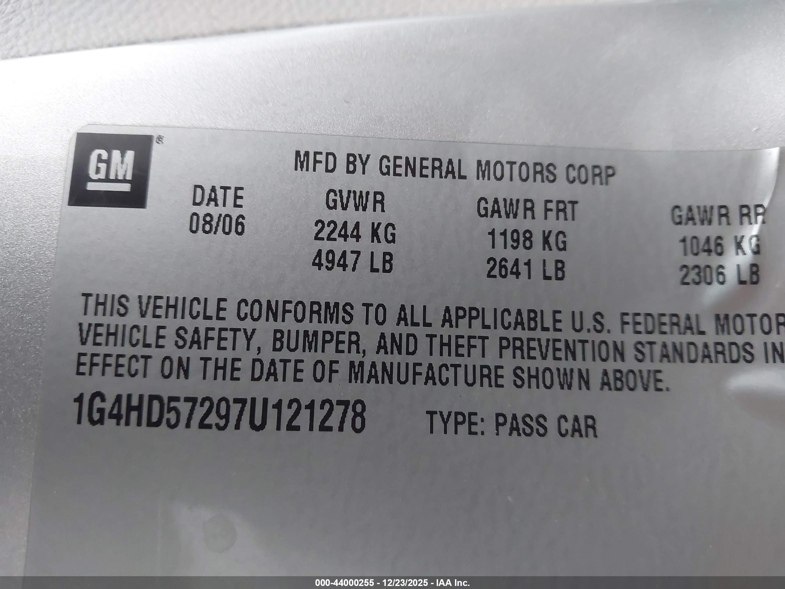 BUICK LUCERNE image 9