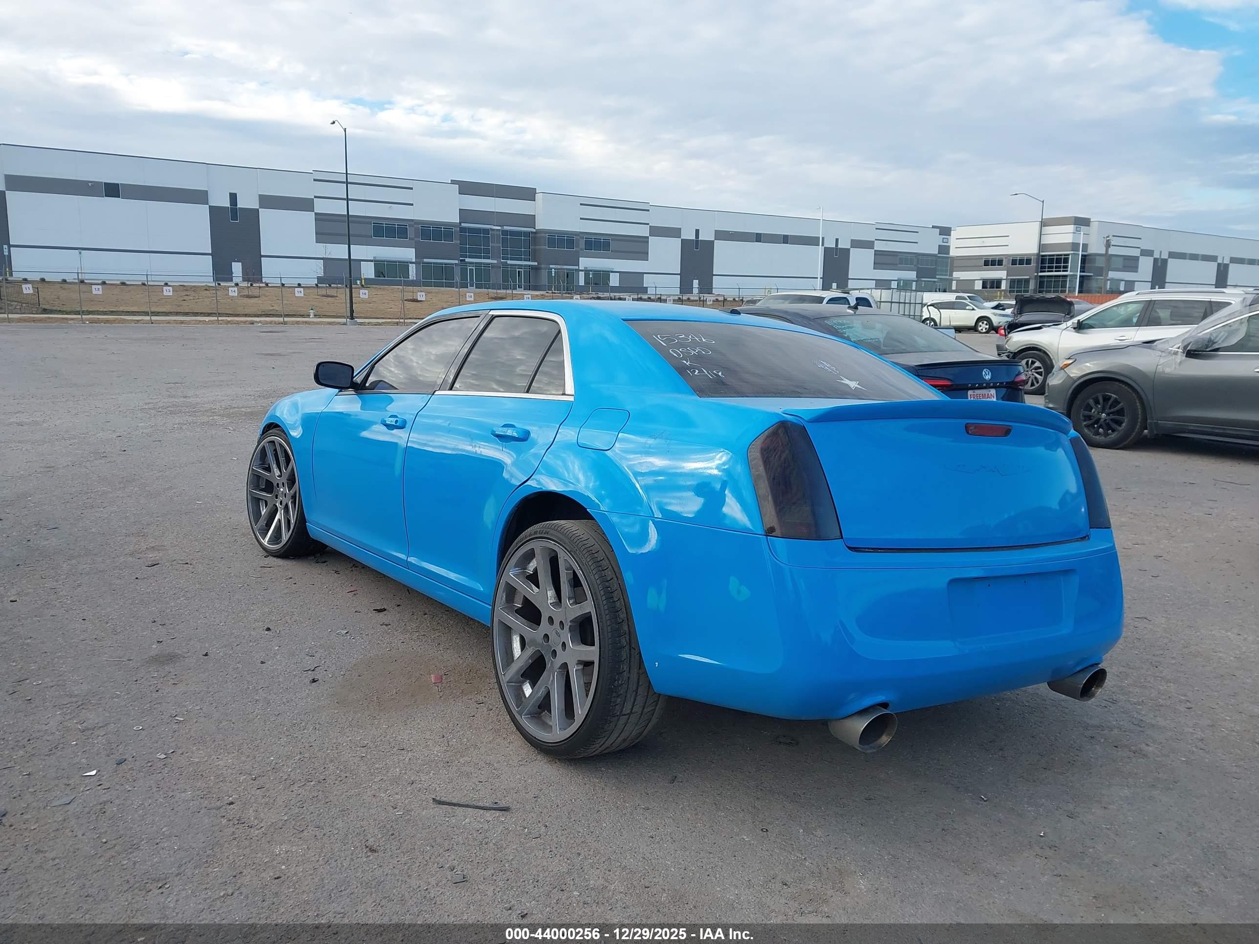 CHRYSLER 300 image 3