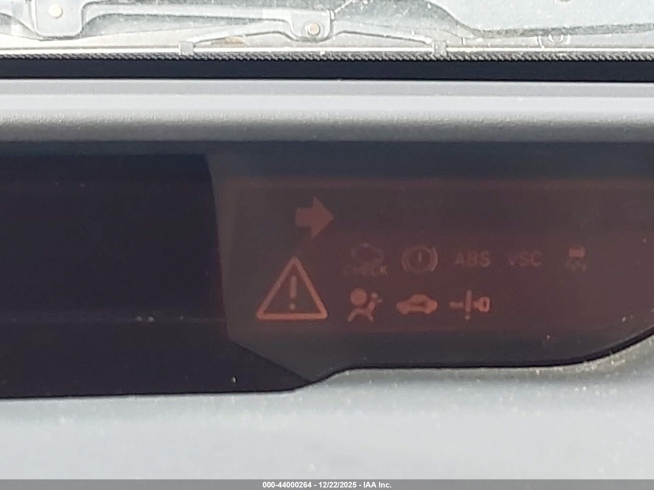 TOYOTA PRIUS image 7