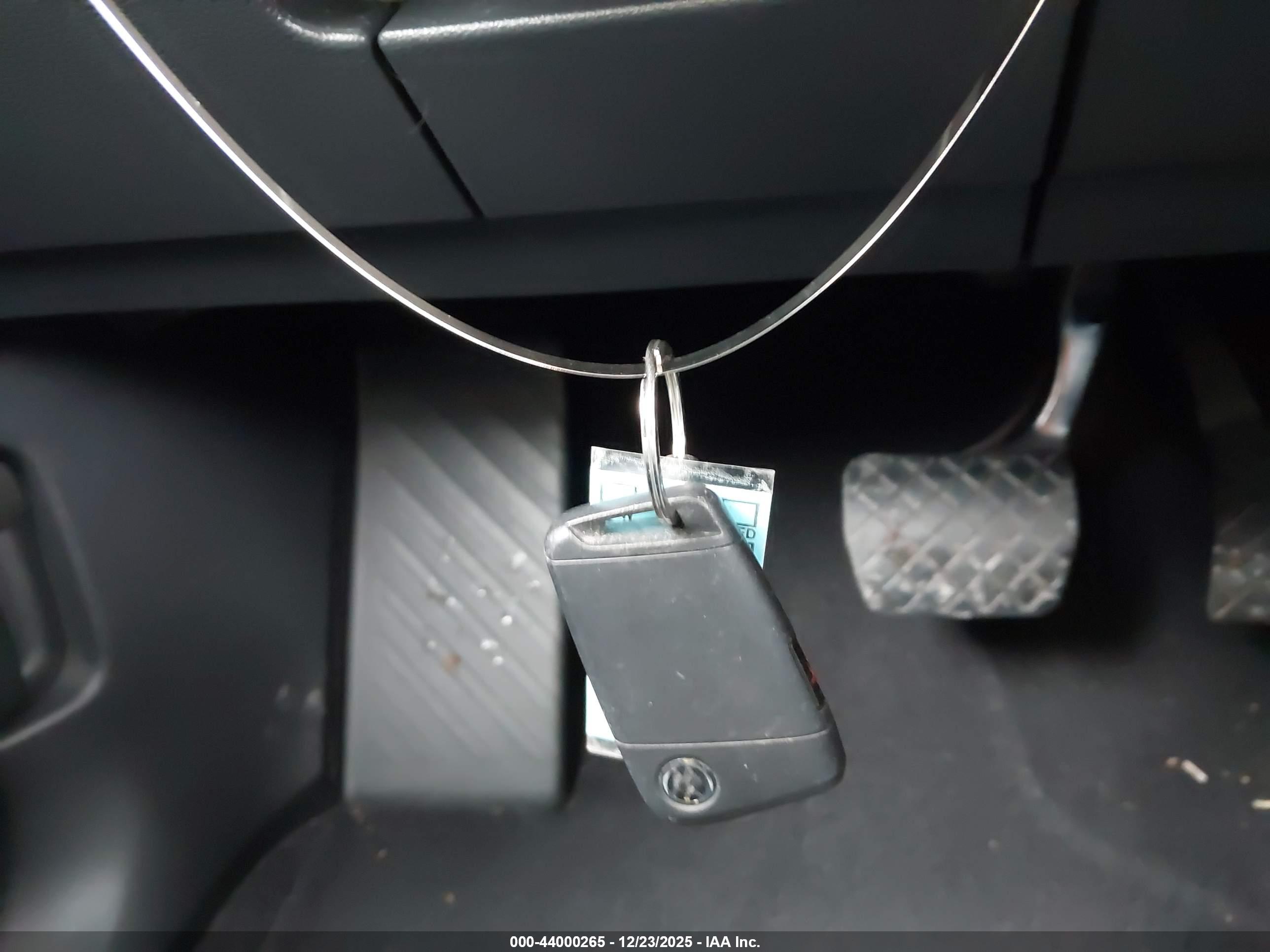 VOLKSWAGEN ATLAS image 11