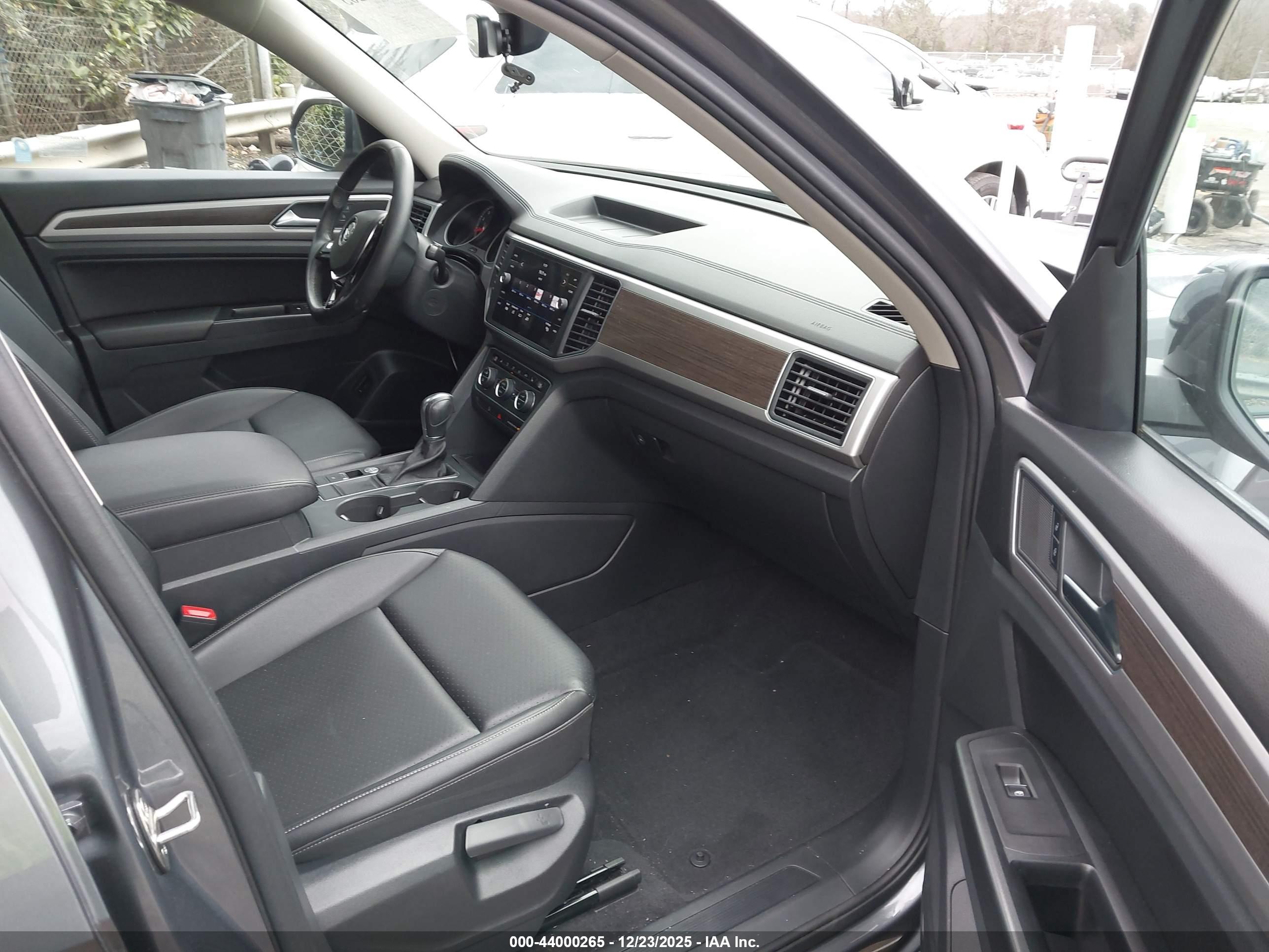 VOLKSWAGEN ATLAS image 5