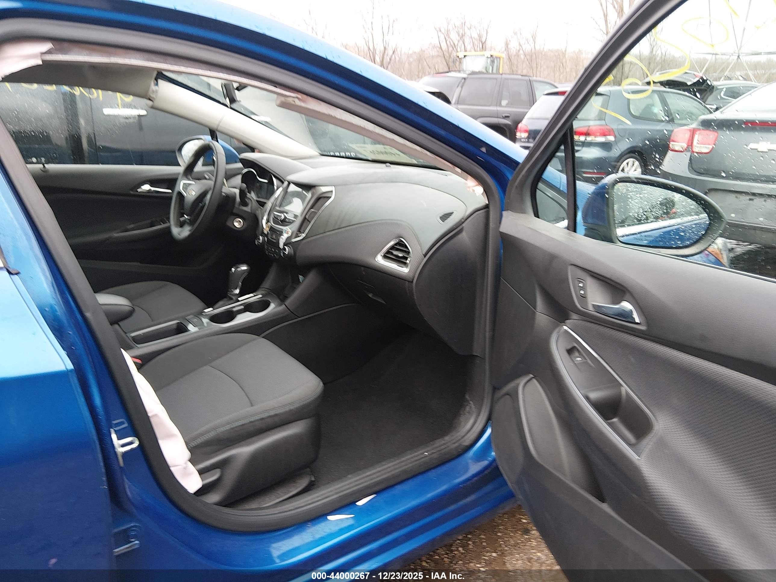 CHEVROLET CRUZE image 5
