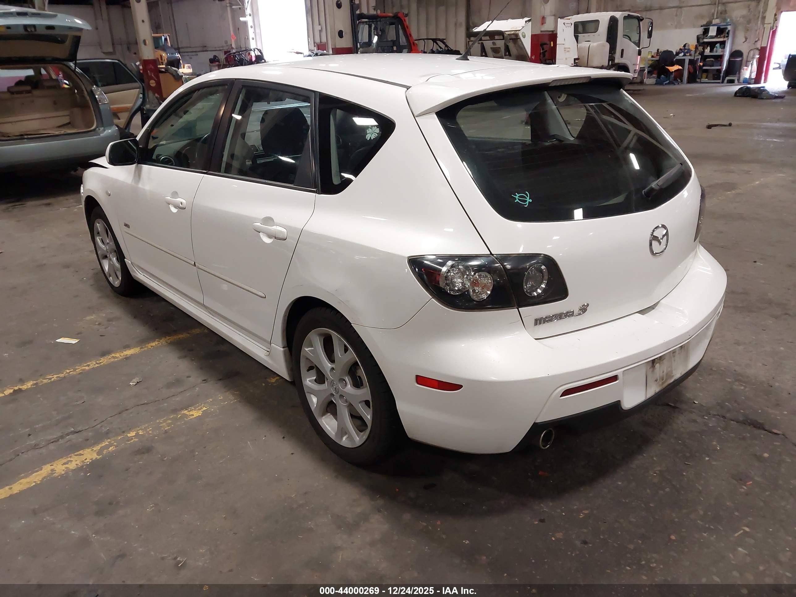 MAZDA MAZDA3 image 3