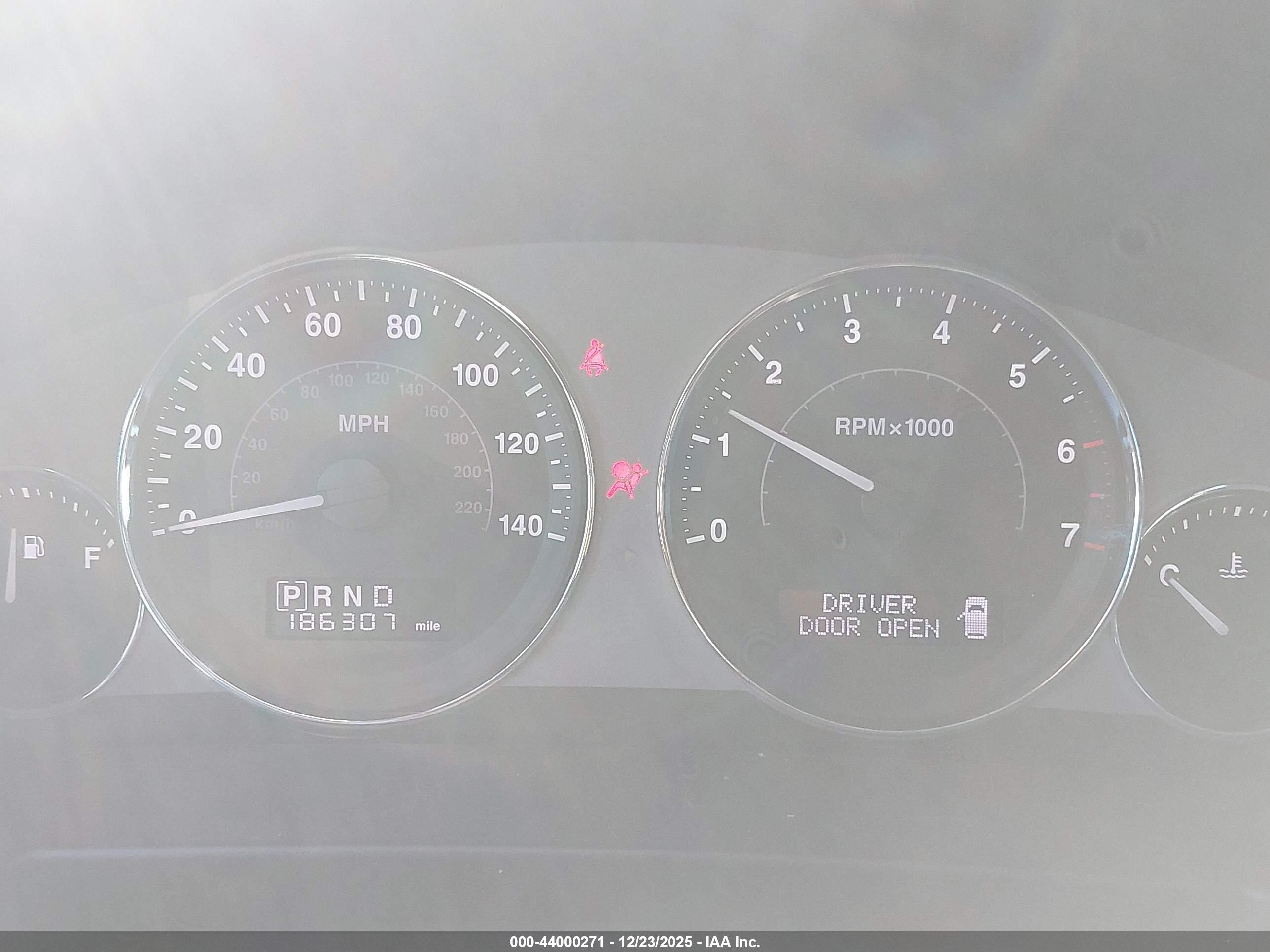 JEEP COMMANDER image 7