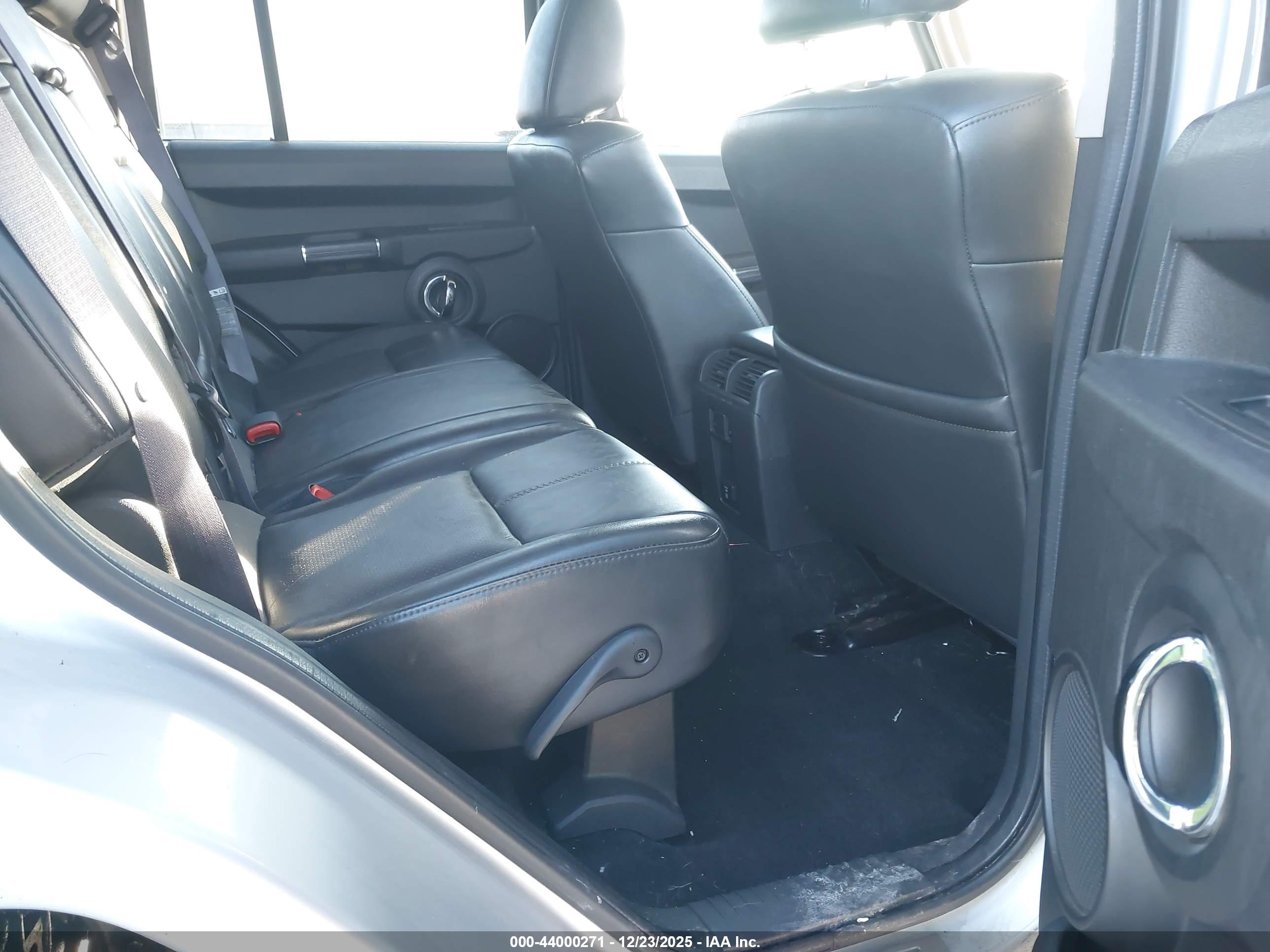 JEEP COMMANDER image 8