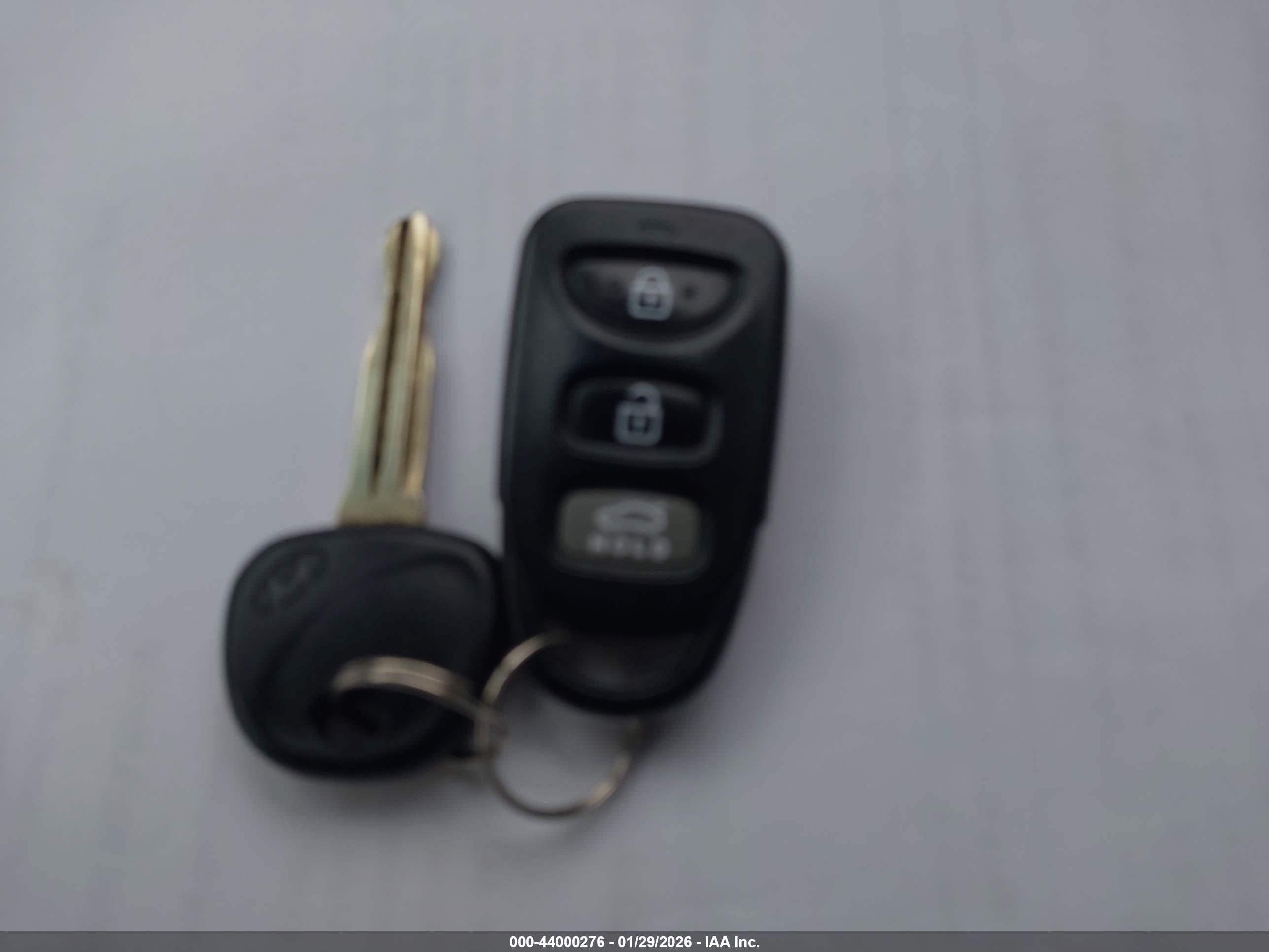 HYUNDAI ELANTRA image 11