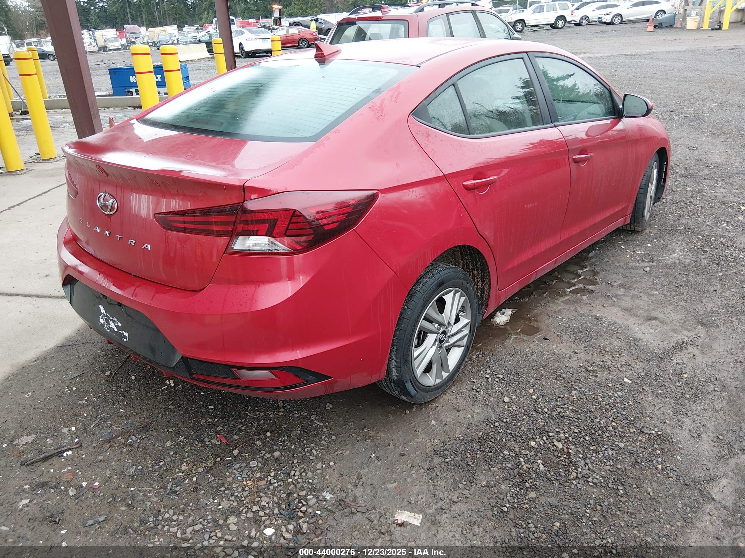 HYUNDAI ELANTRA image 4