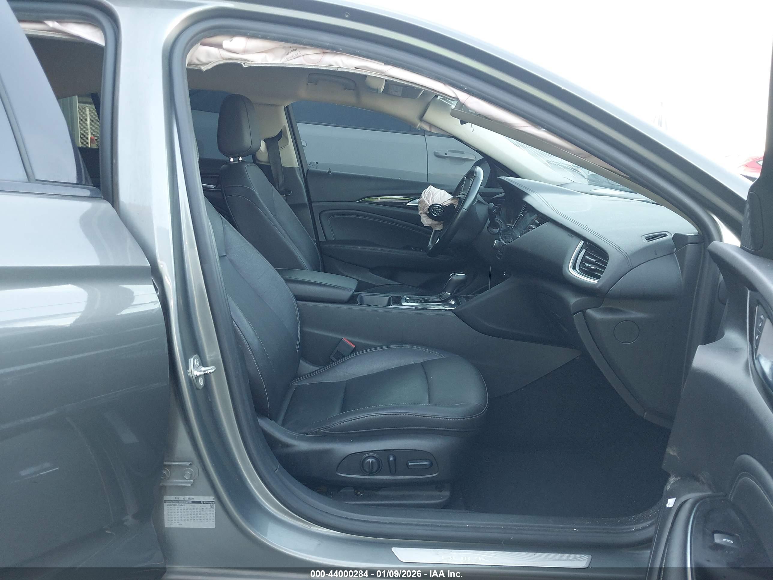 BUICK REGAL image 5