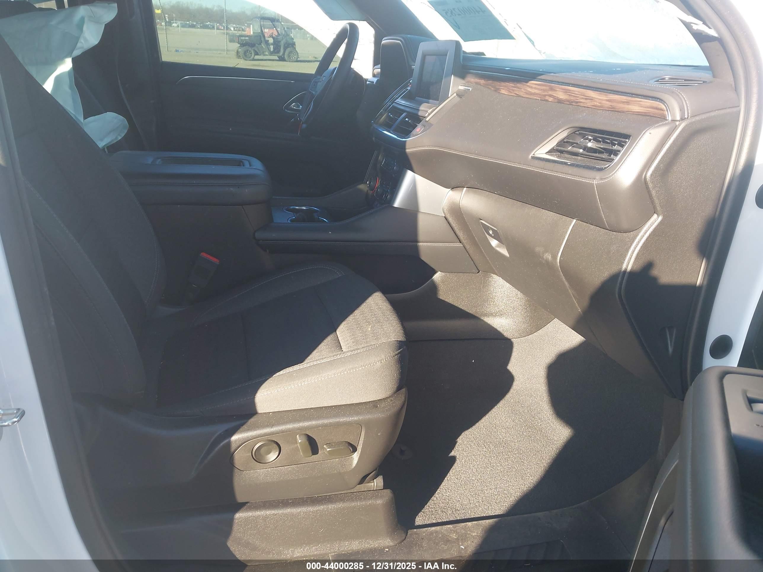 CHEVROLET TAHOE image 5