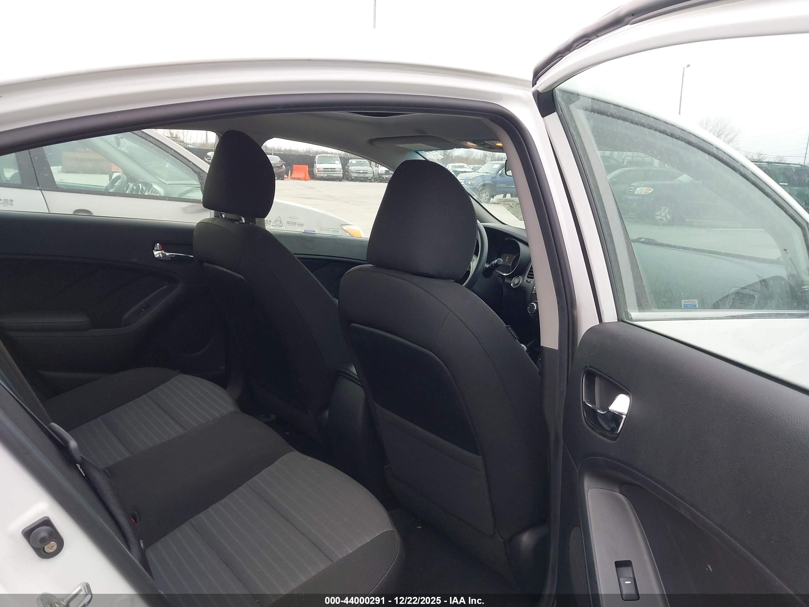 KIA FORTE image 8
