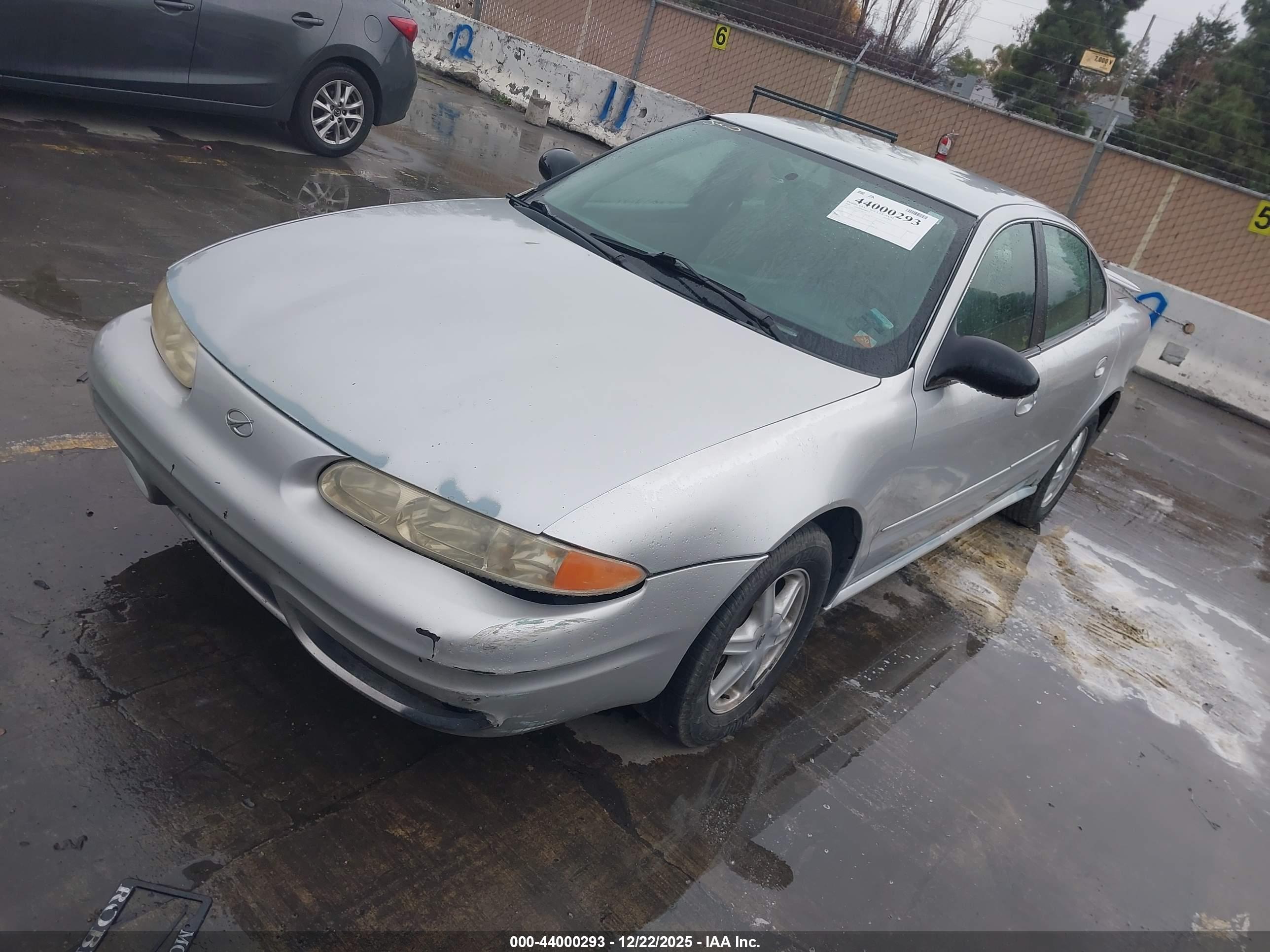 OLDSMOBILE ALERO image 2
