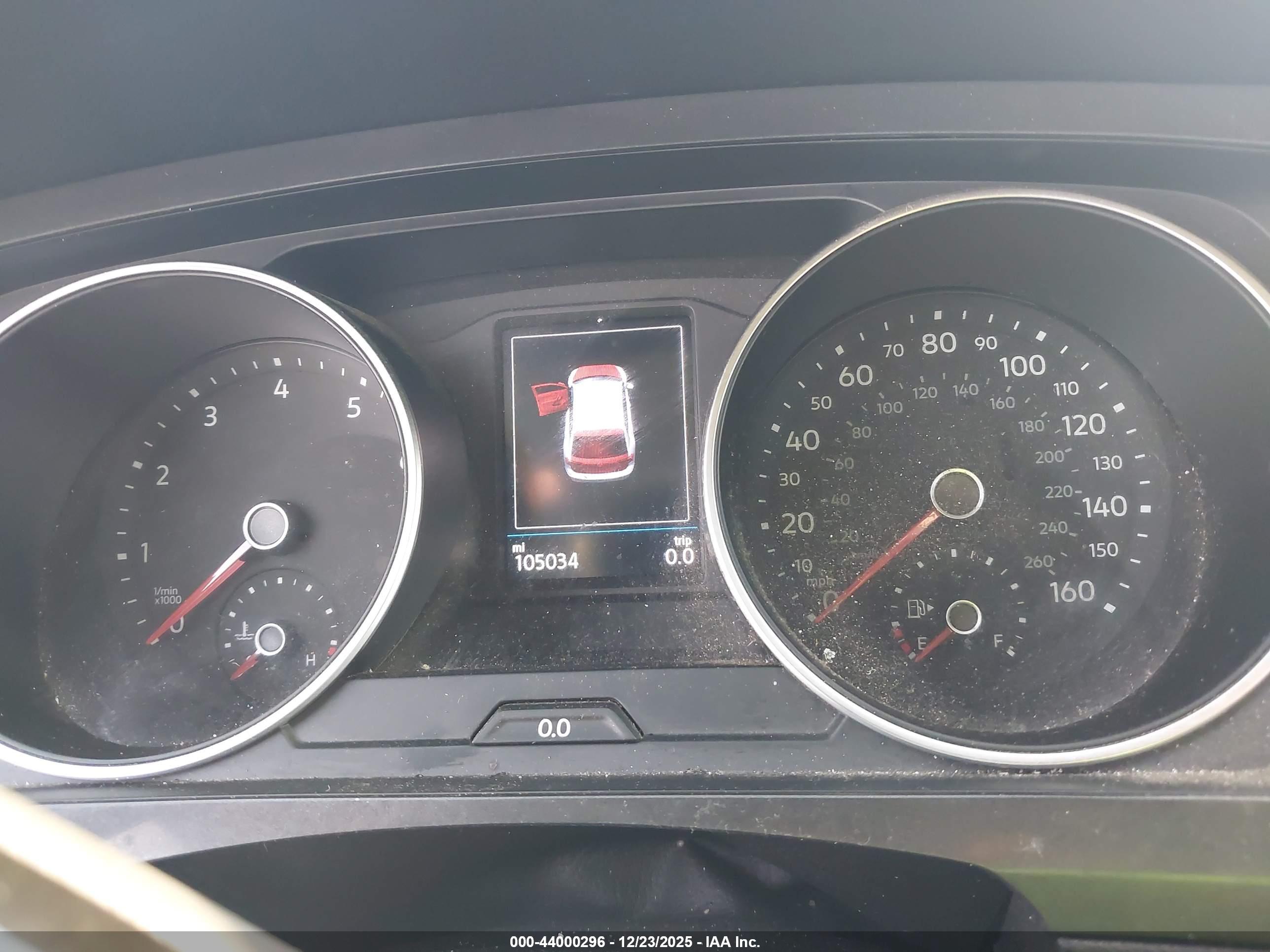 VOLKSWAGEN TIGUAN image 7