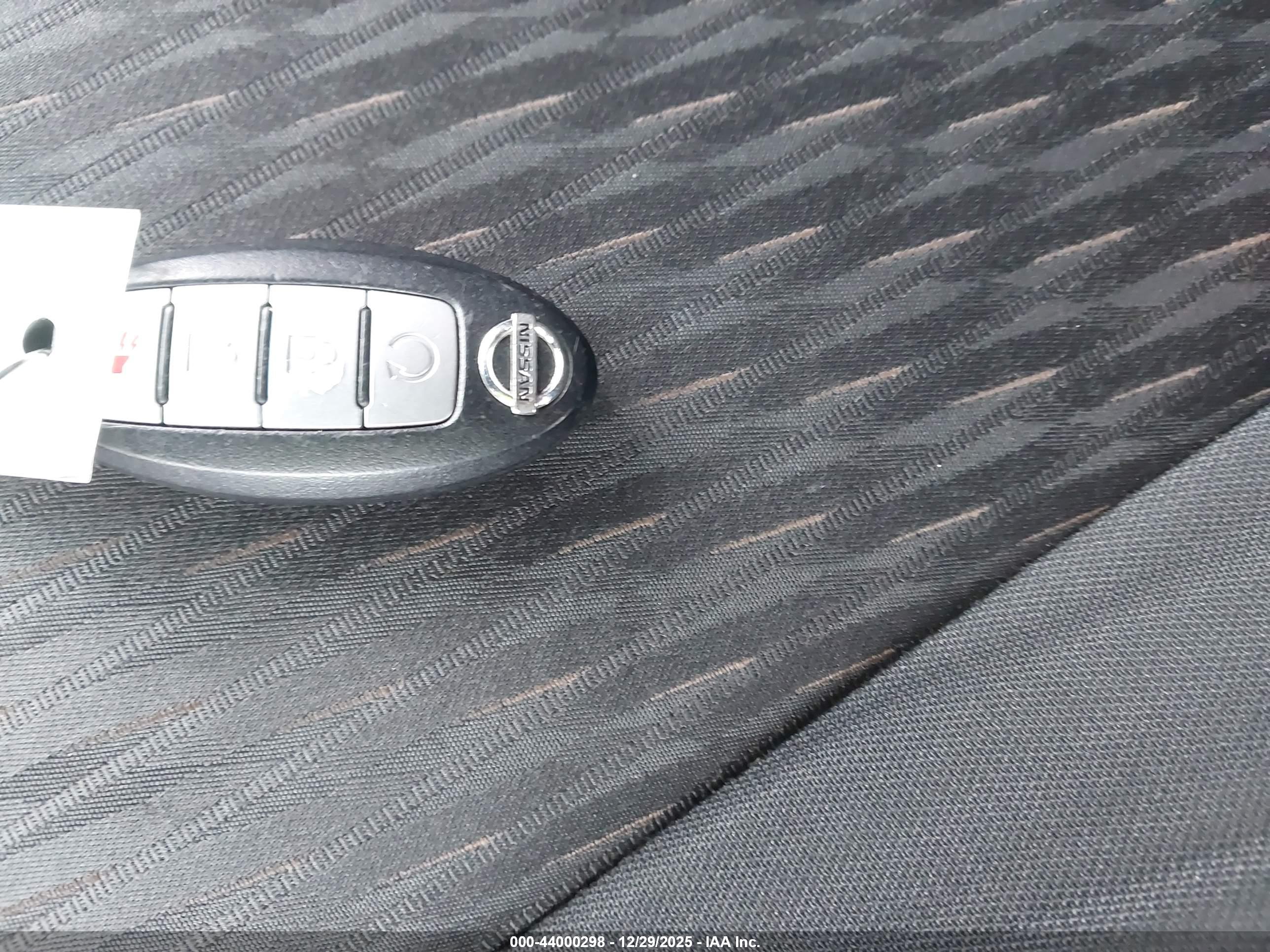 NISSAN ROGUE image 11