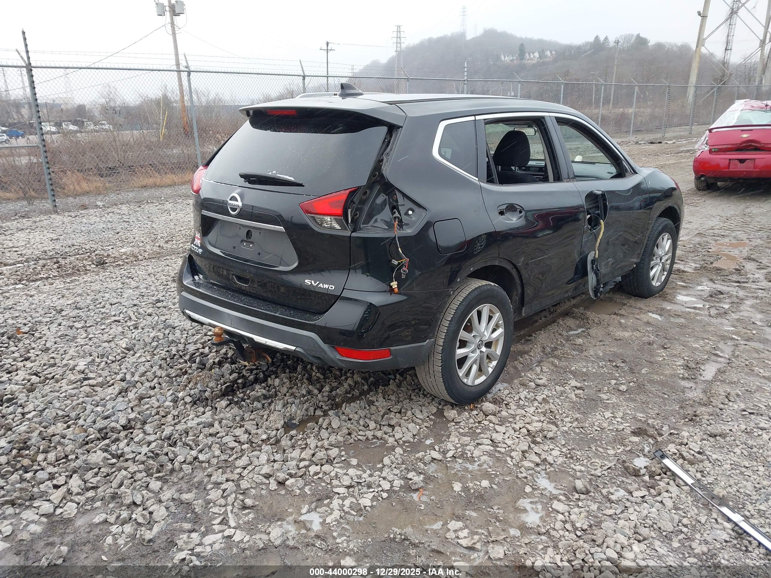 NISSAN ROGUE image 4