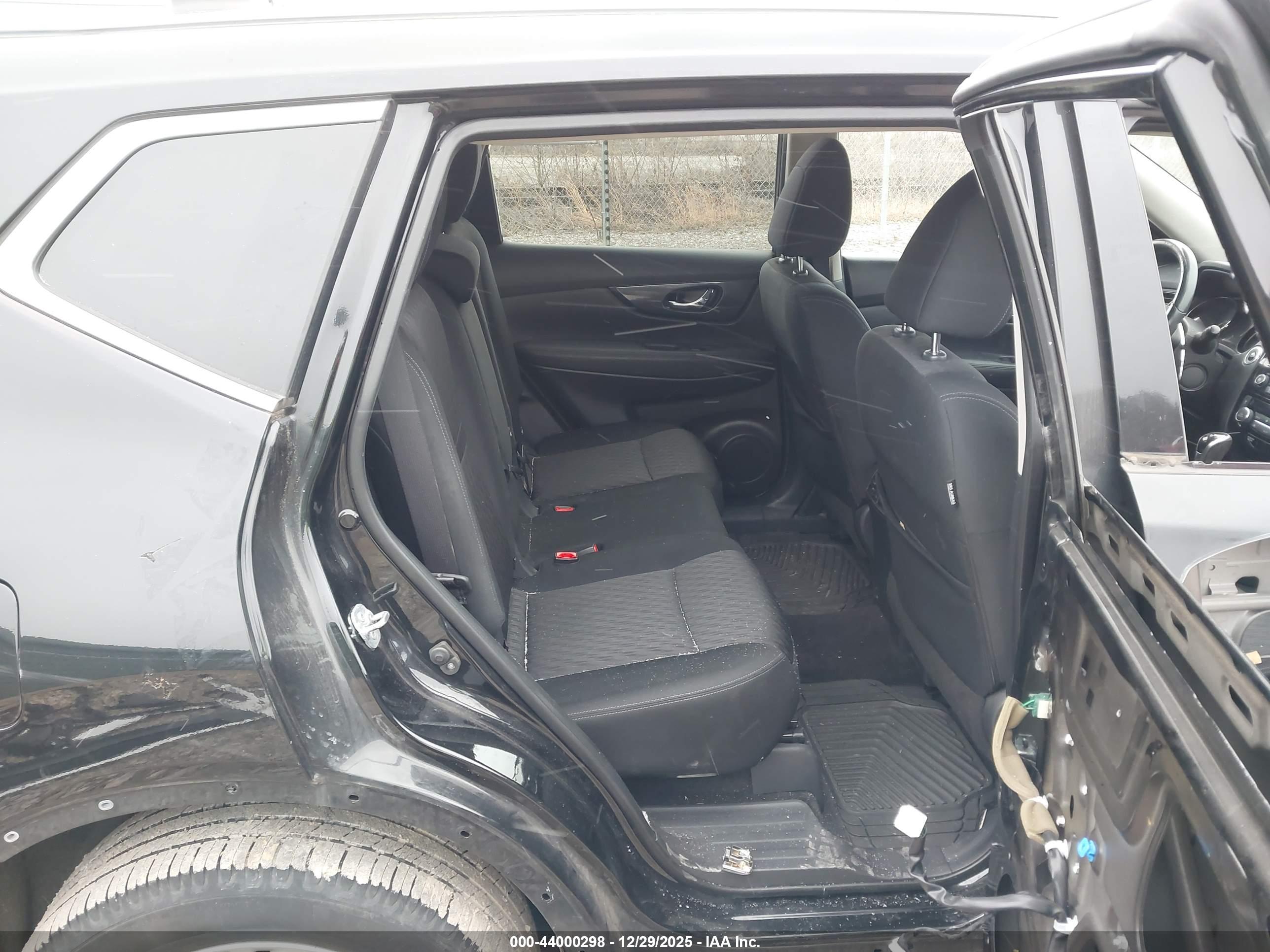 NISSAN ROGUE image 8