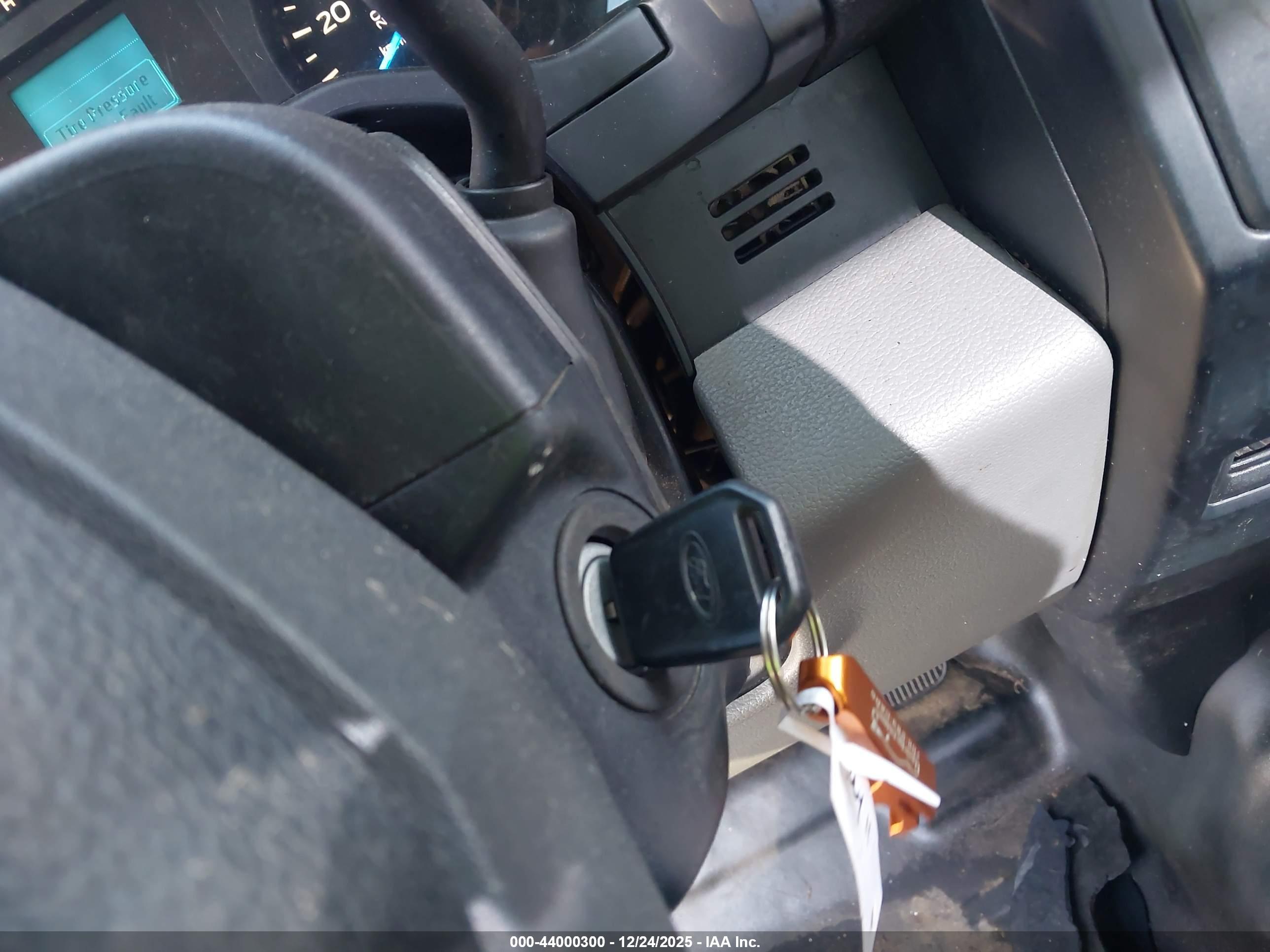 FORD F-150 image 11