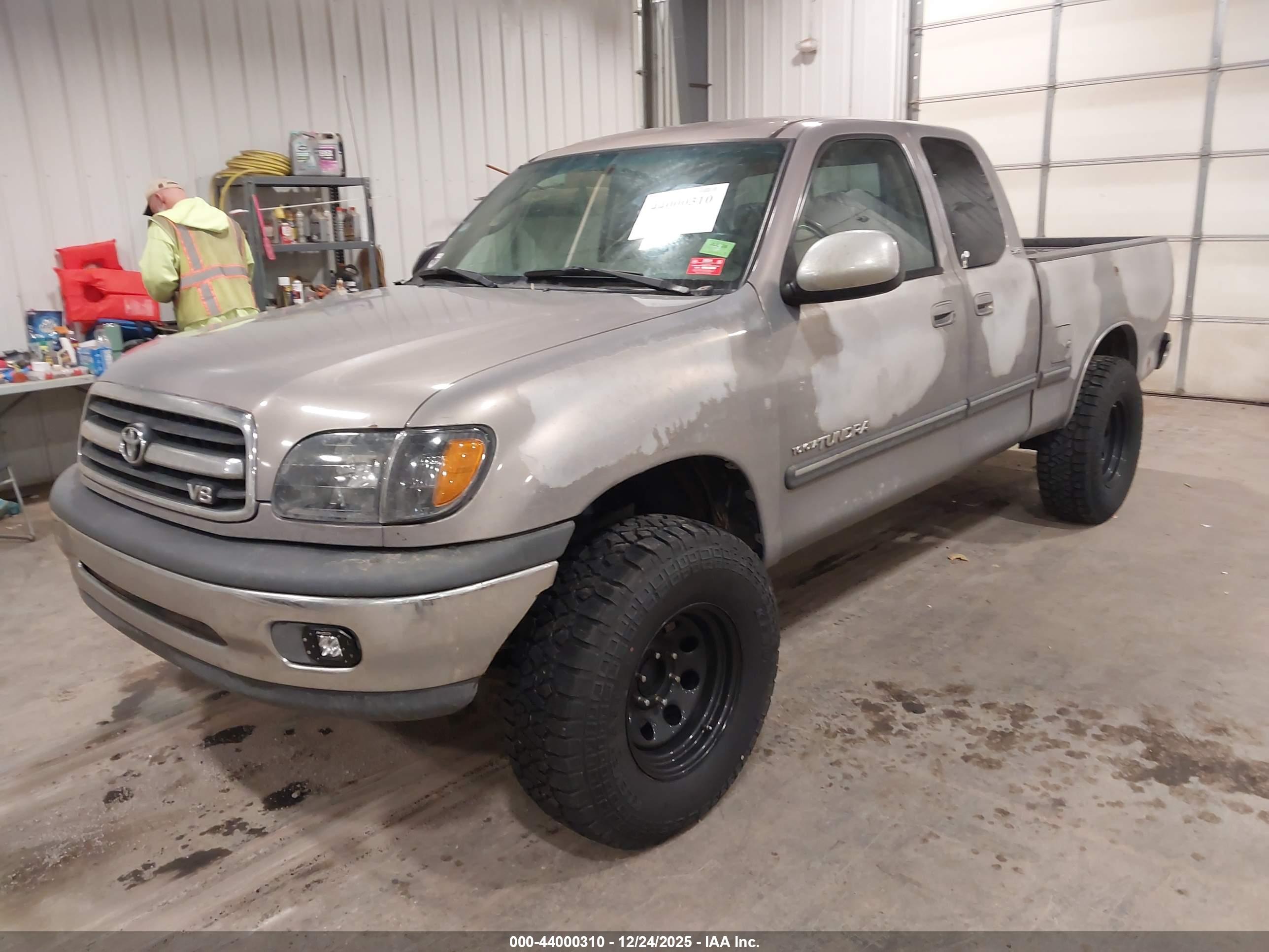 TOYOTA TUNDRA image 2