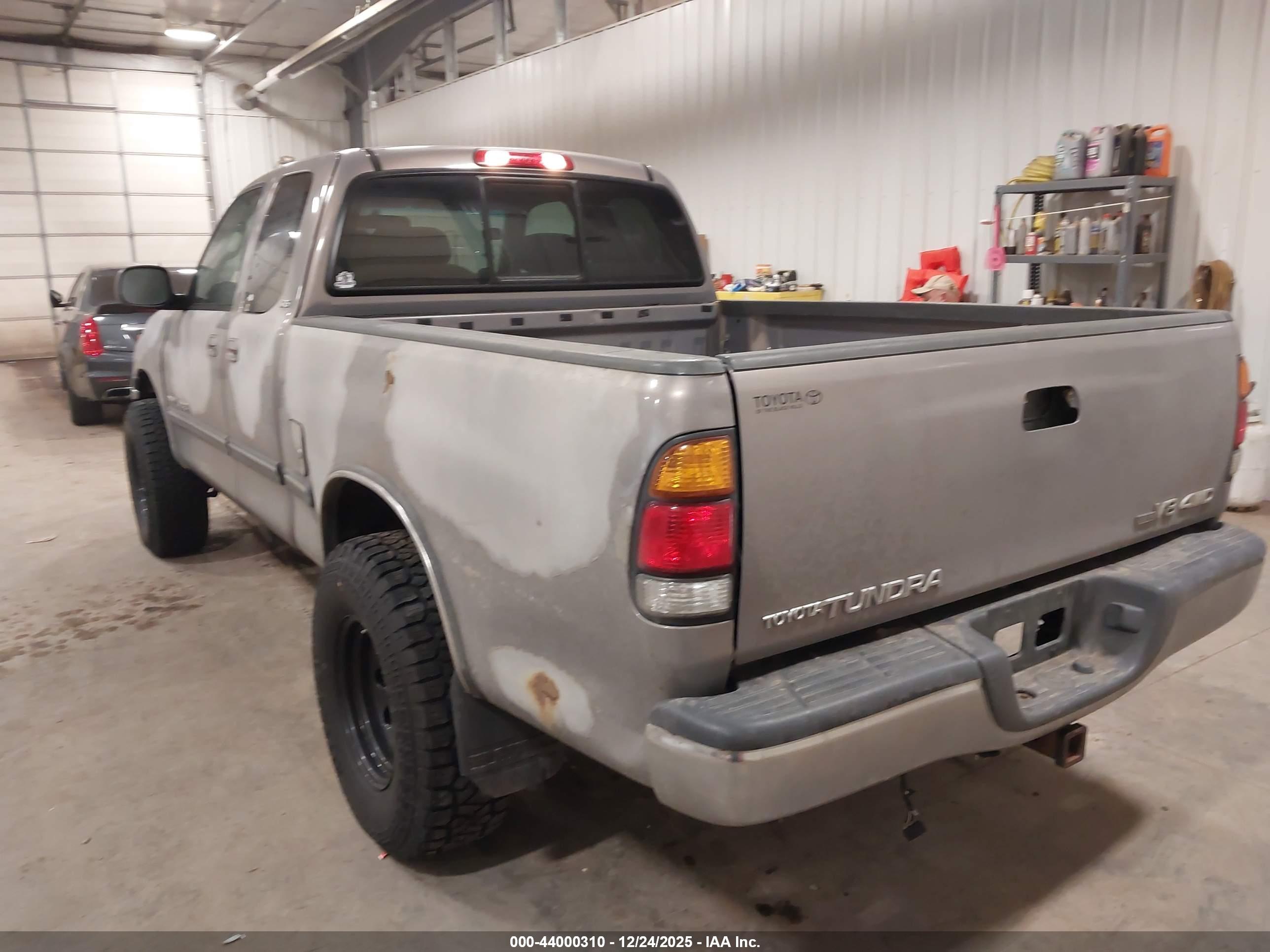 TOYOTA TUNDRA image 3