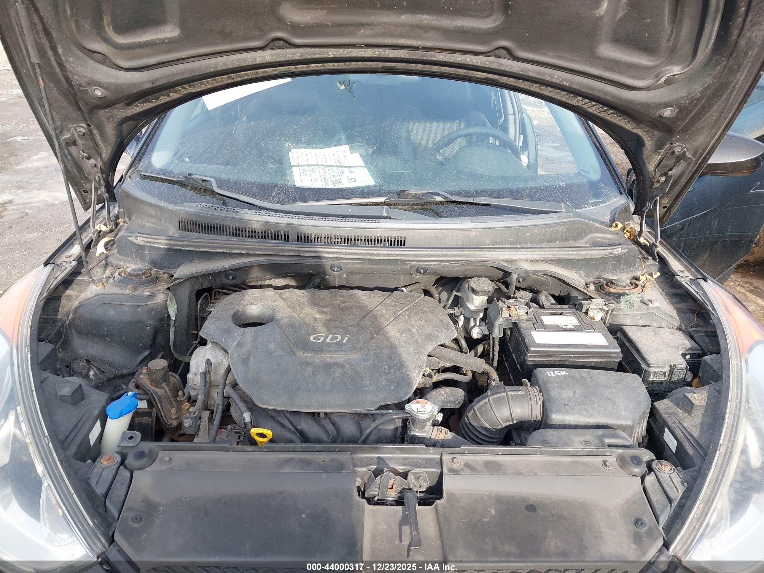 HYUNDAI VELOSTER image 10
