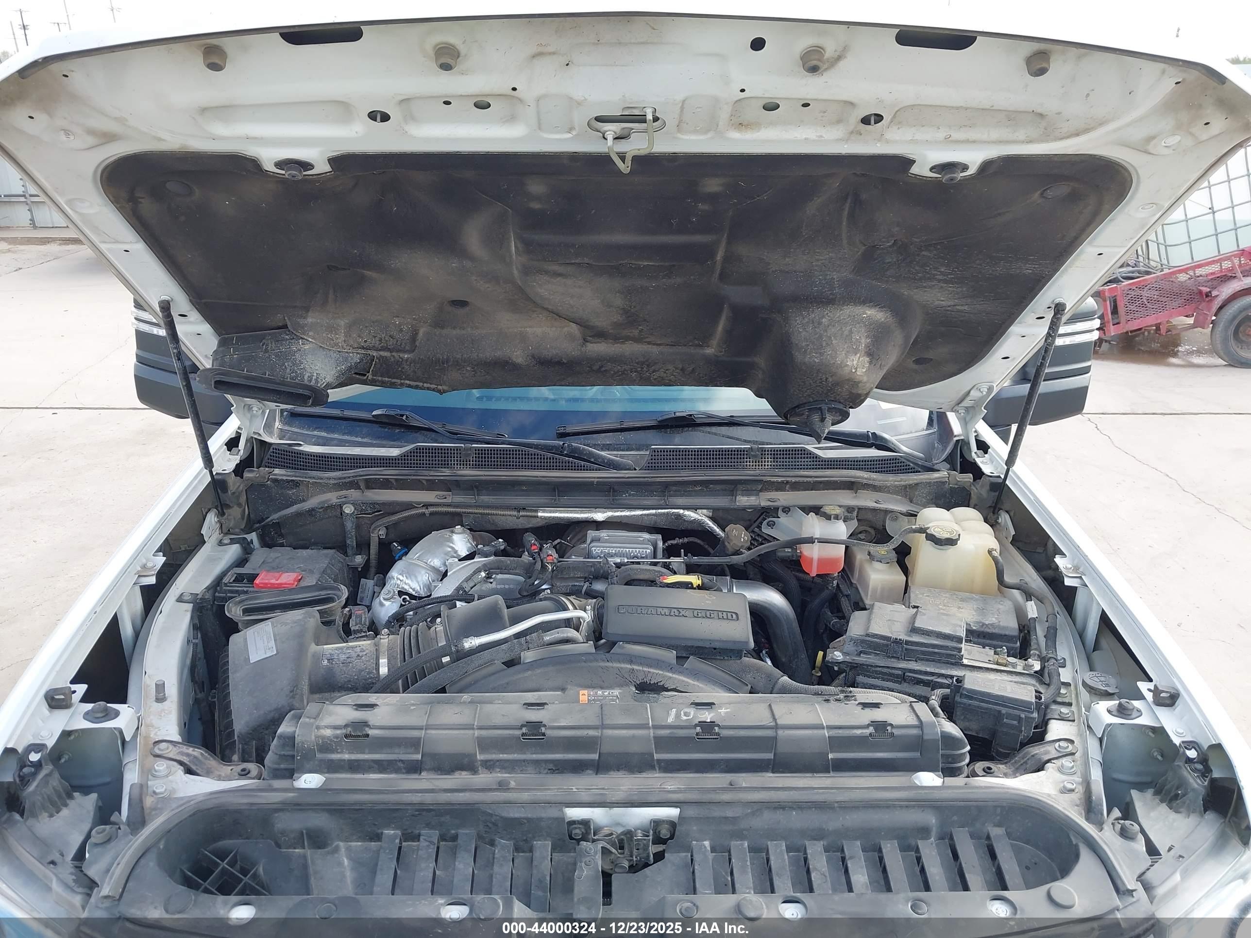 CHEVROLET SILVERADO image 10