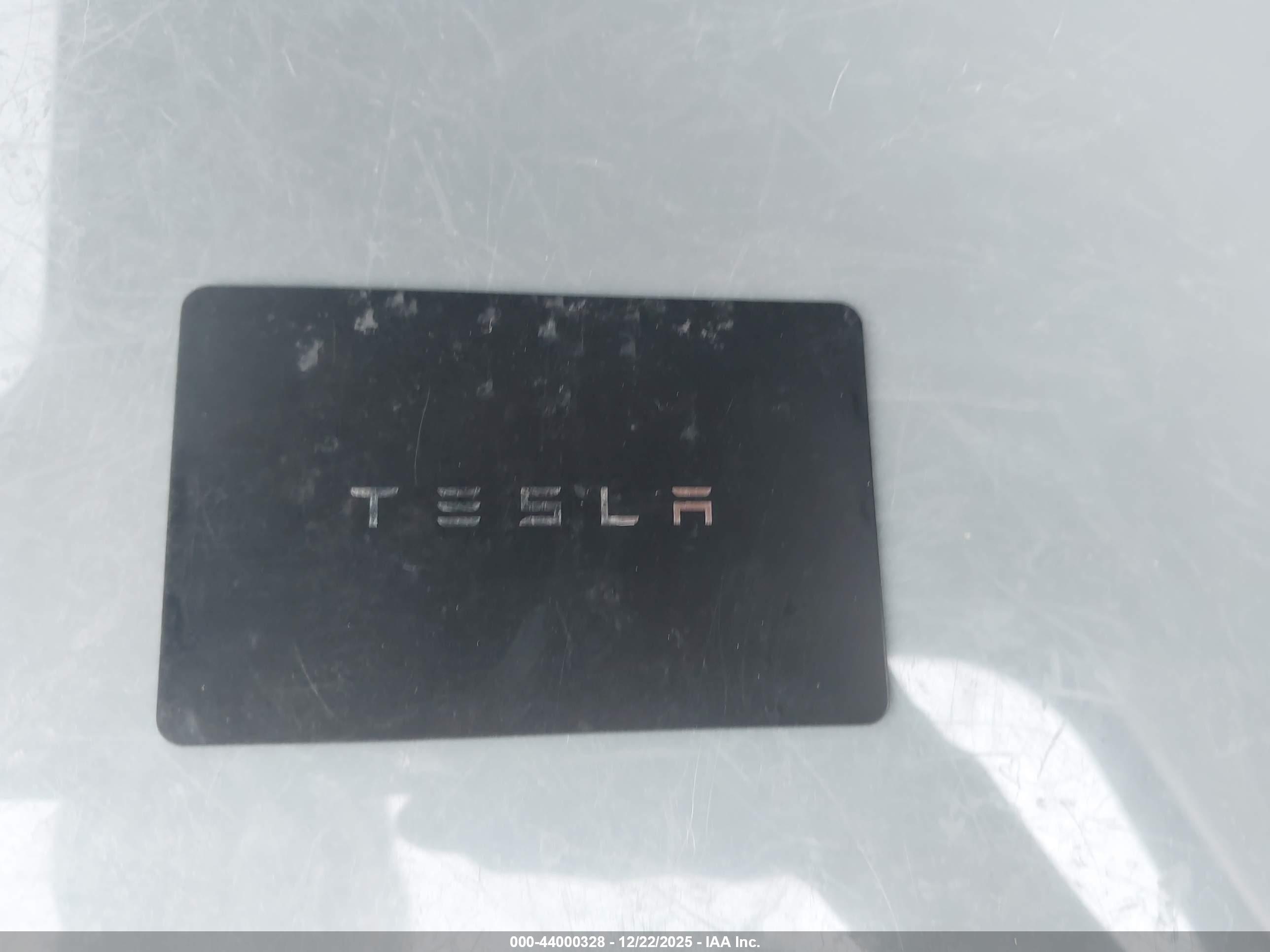 TESLA MODEL image 11