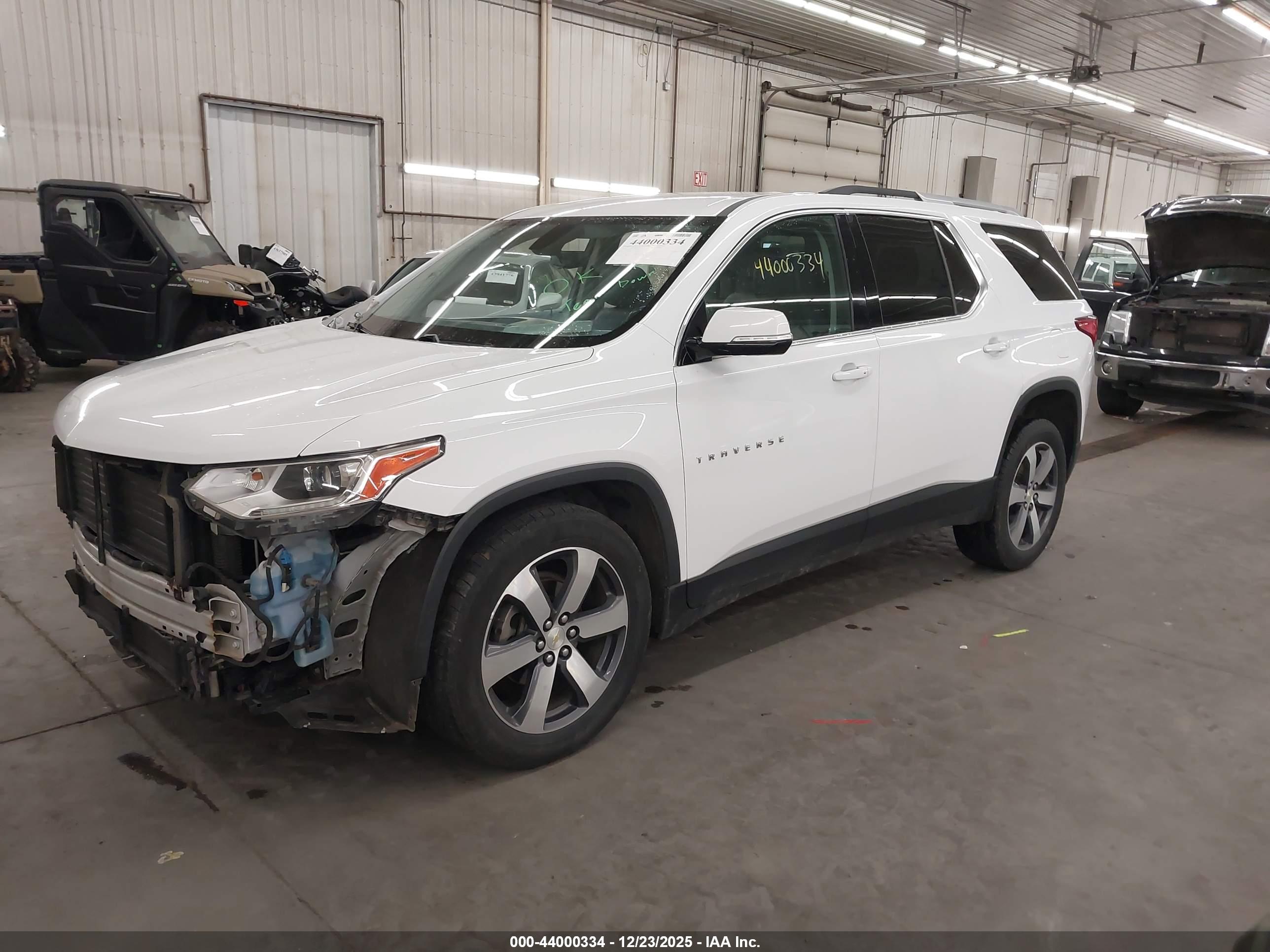 CHEVROLET TRAVERSE image 2