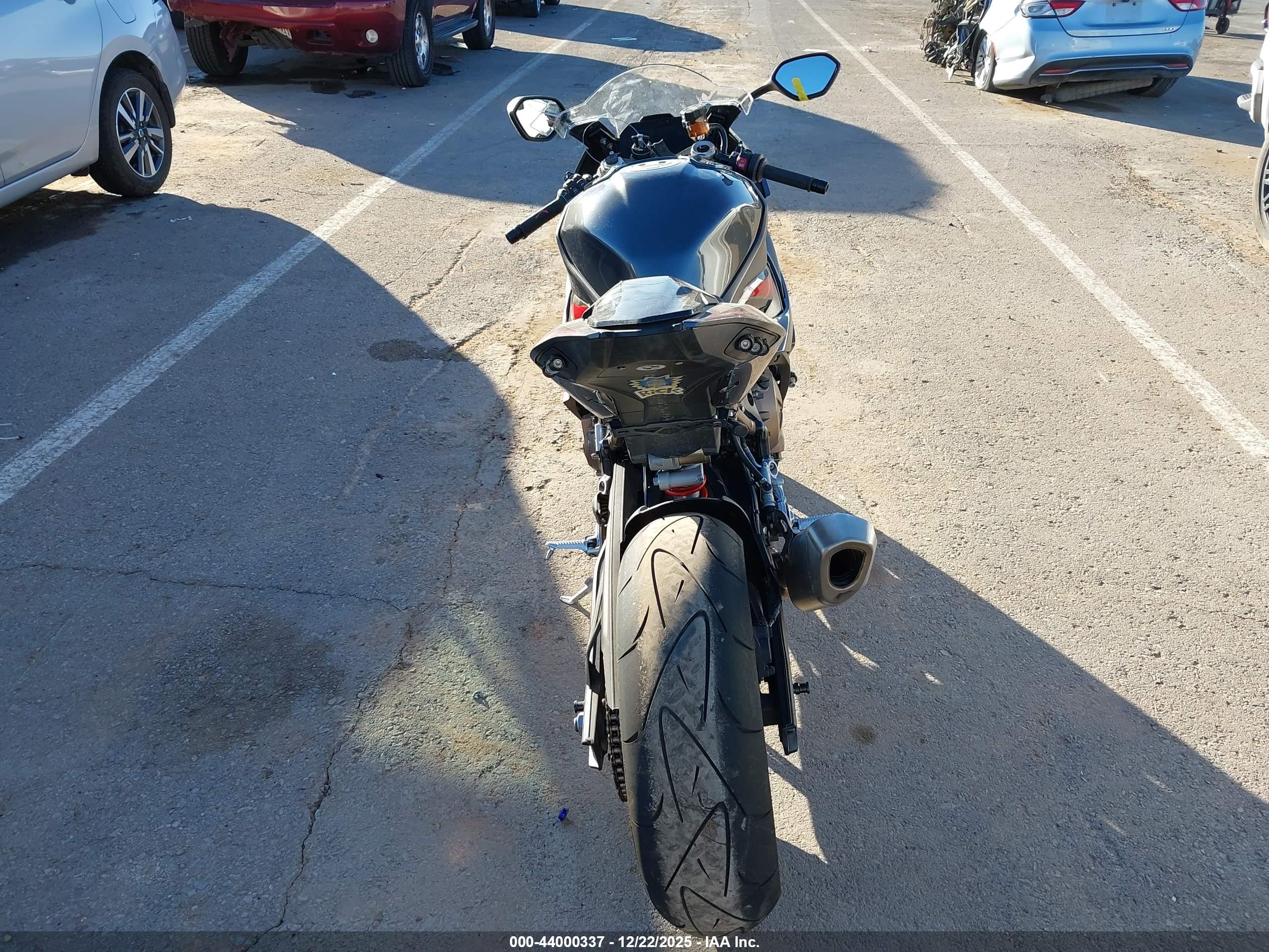 BMW S image 6