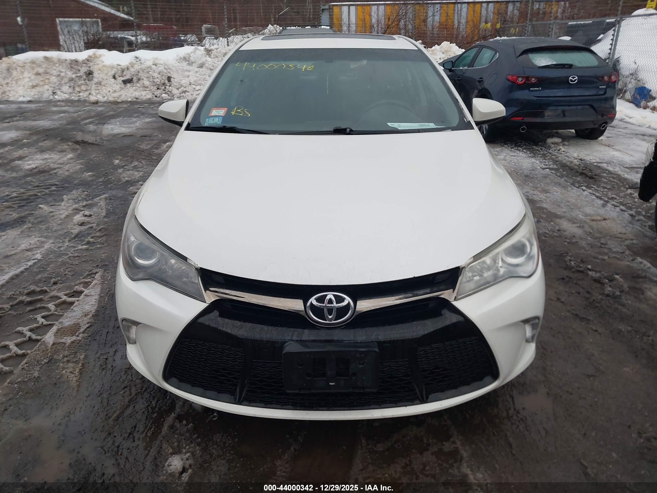 TOYOTA CAMRY image 10