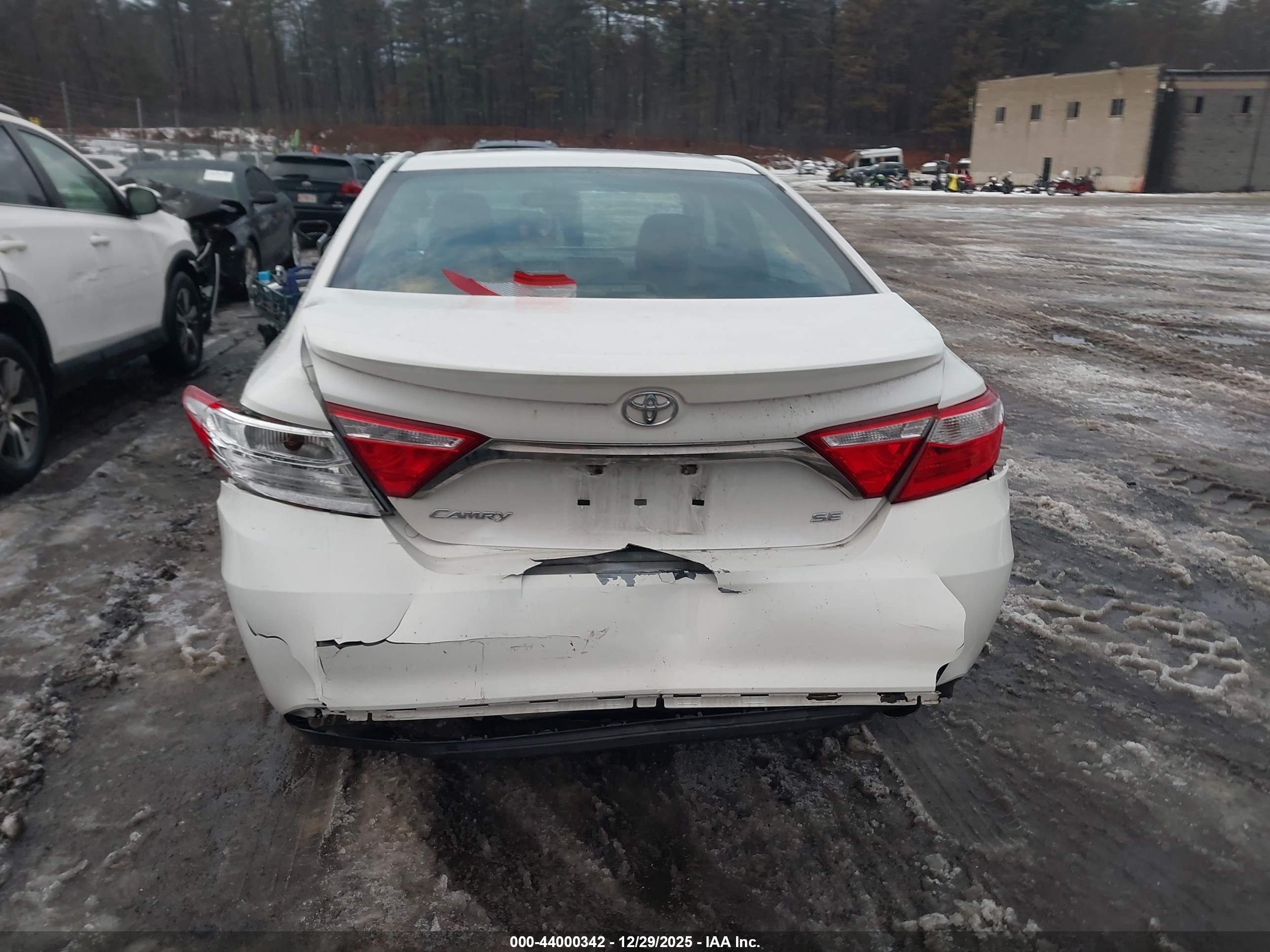 TOYOTA CAMRY image 6