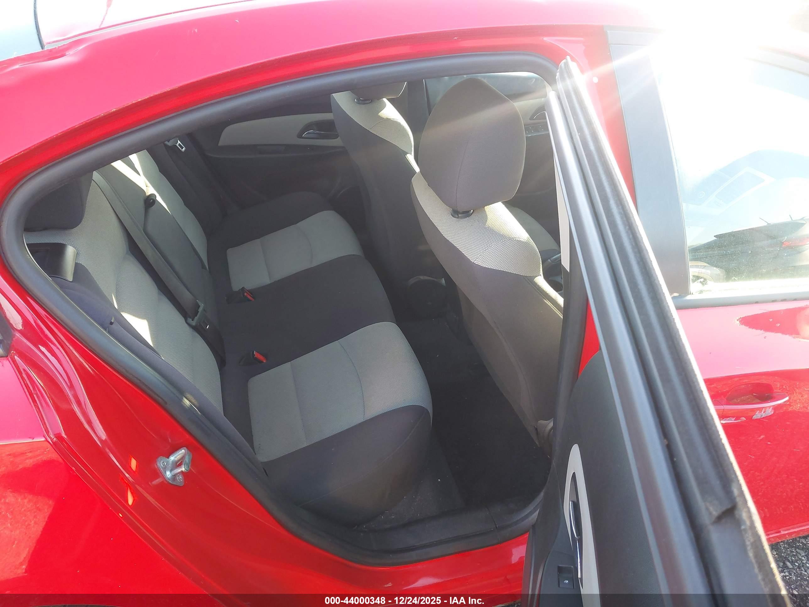 CHEVROLET CRUZE image 8