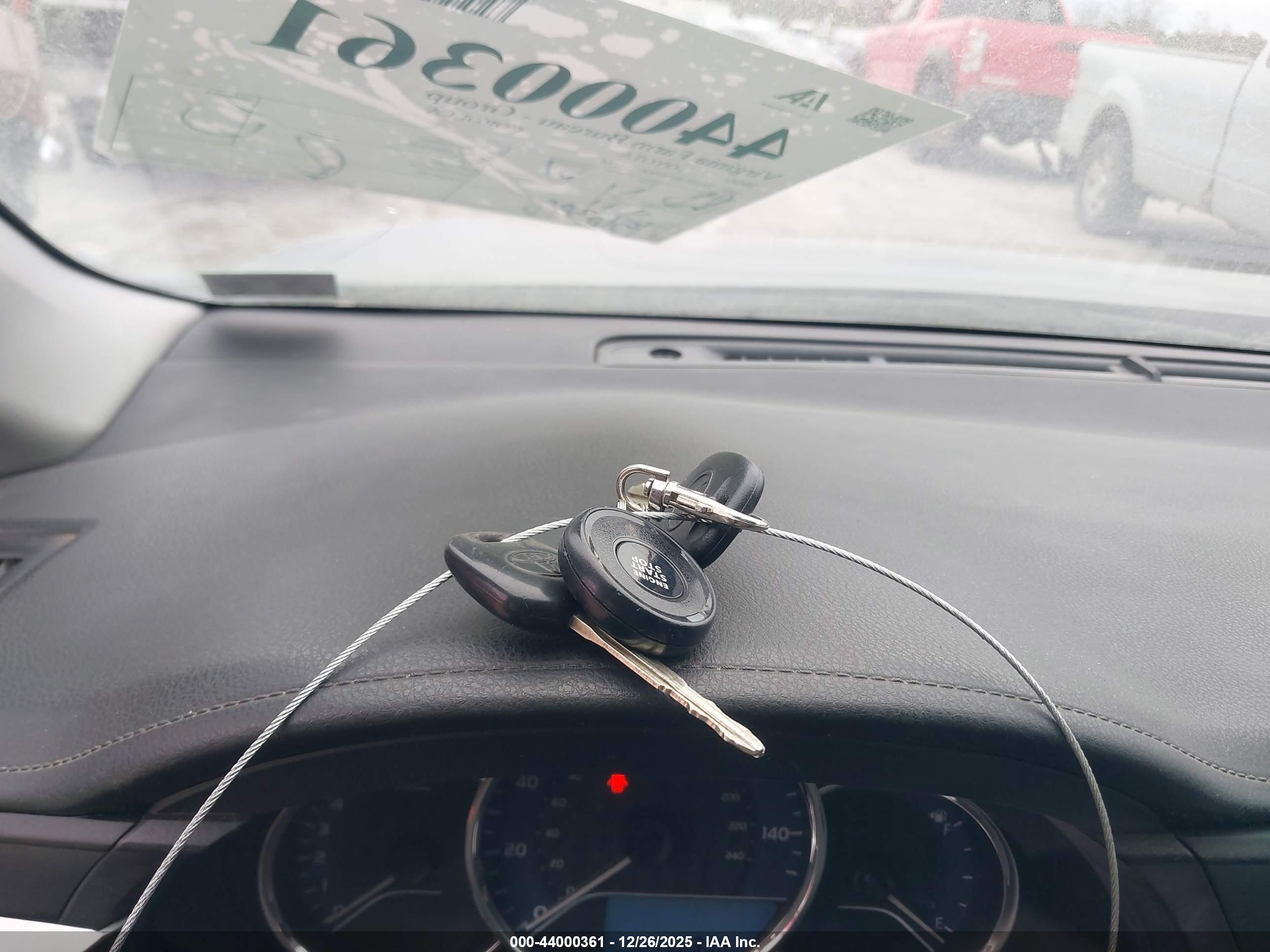 TOYOTA COROLLA image 11