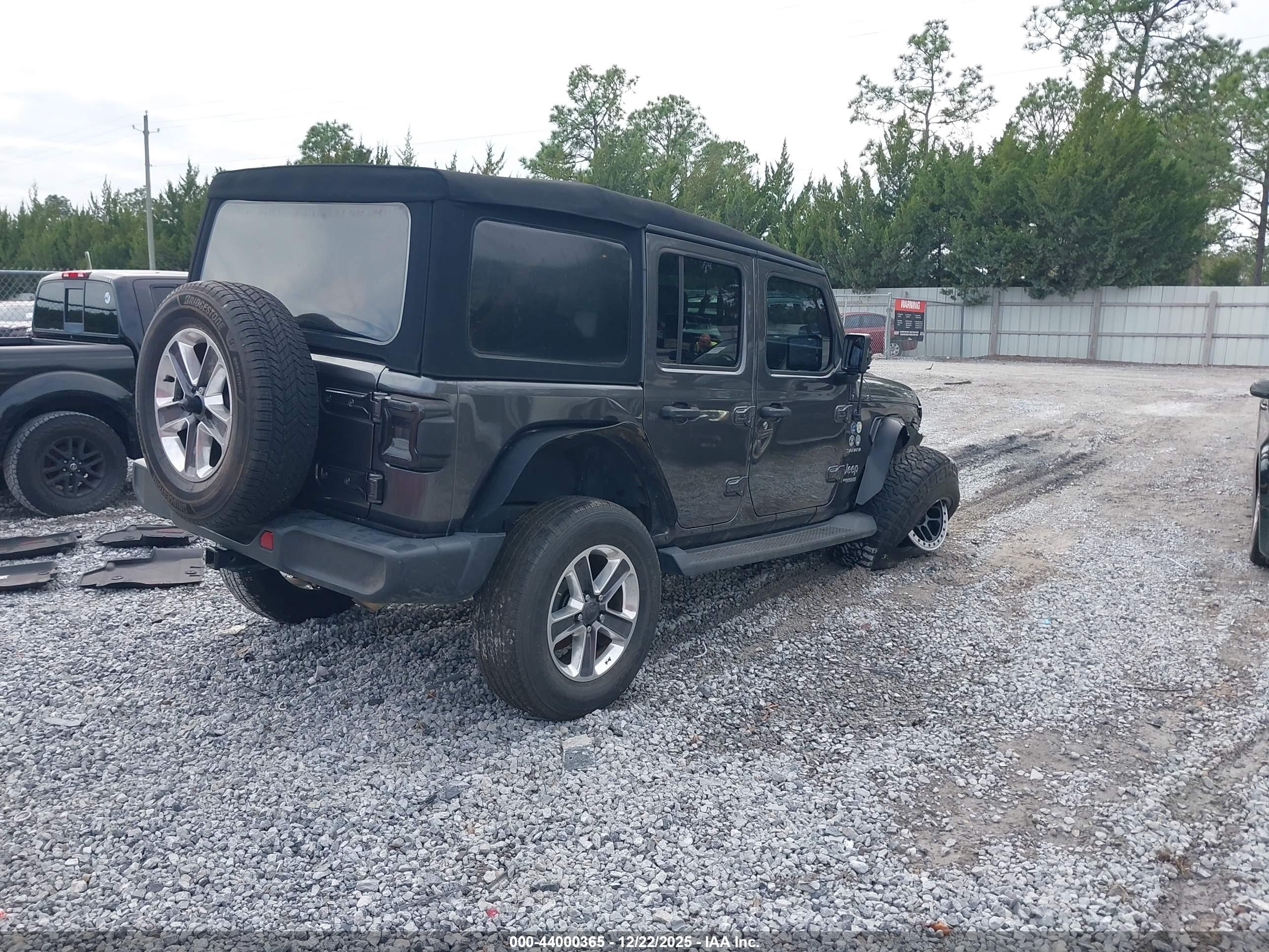JEEP WRANGLER image 4