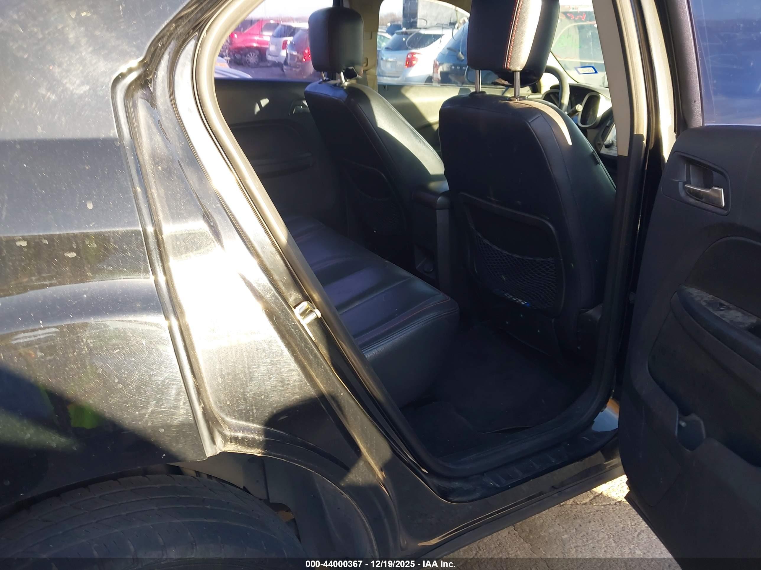 CHEVROLET EQUINOX image 8