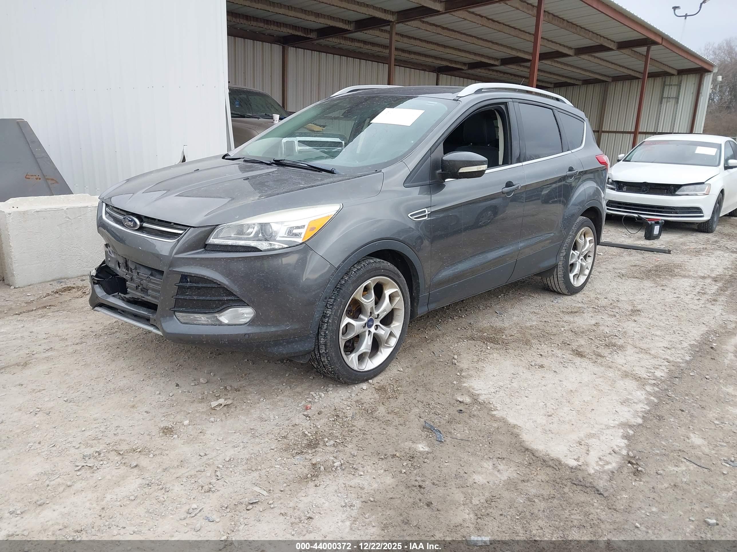 FORD ESCAPE image 2