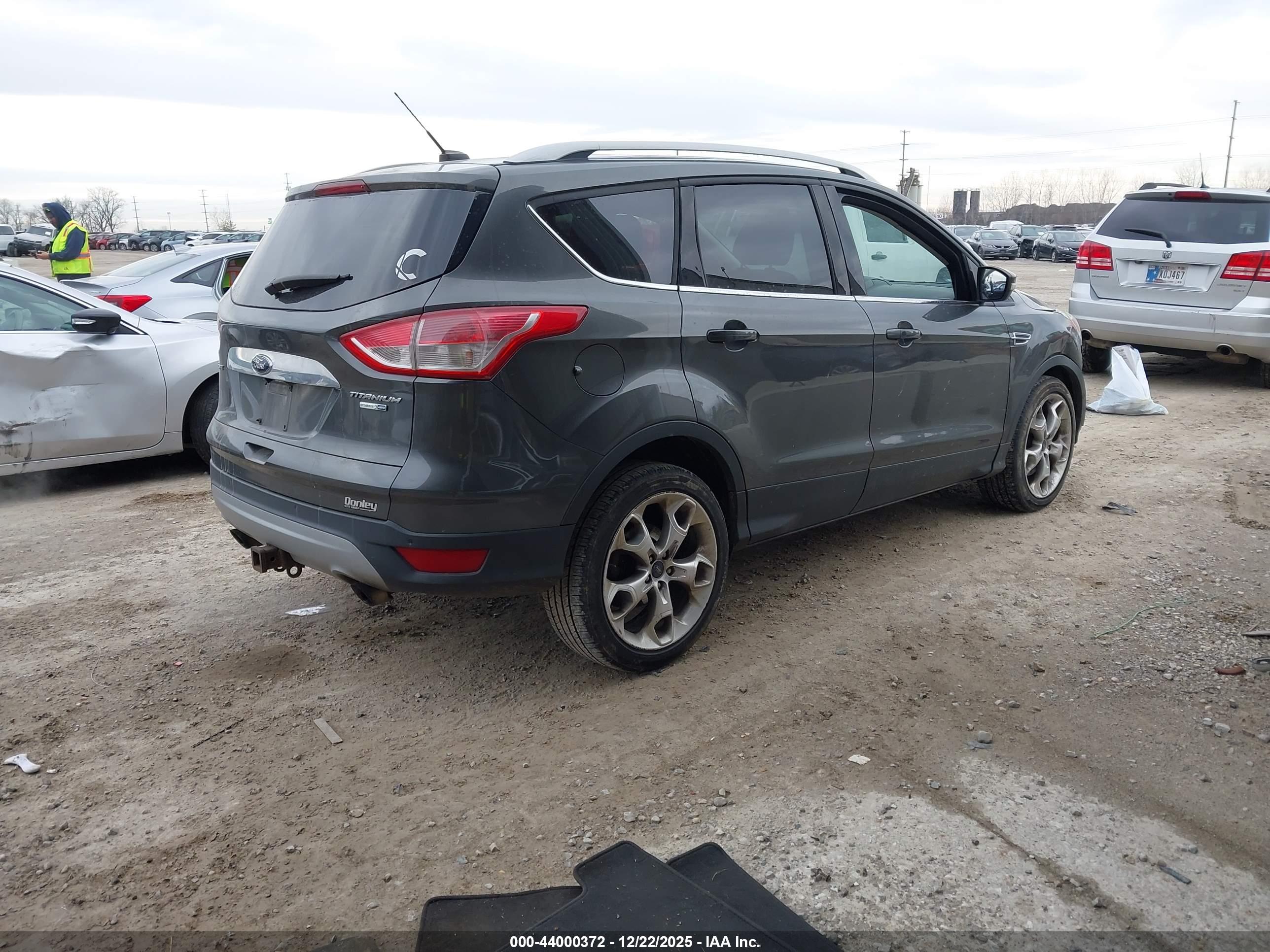 FORD ESCAPE image 4