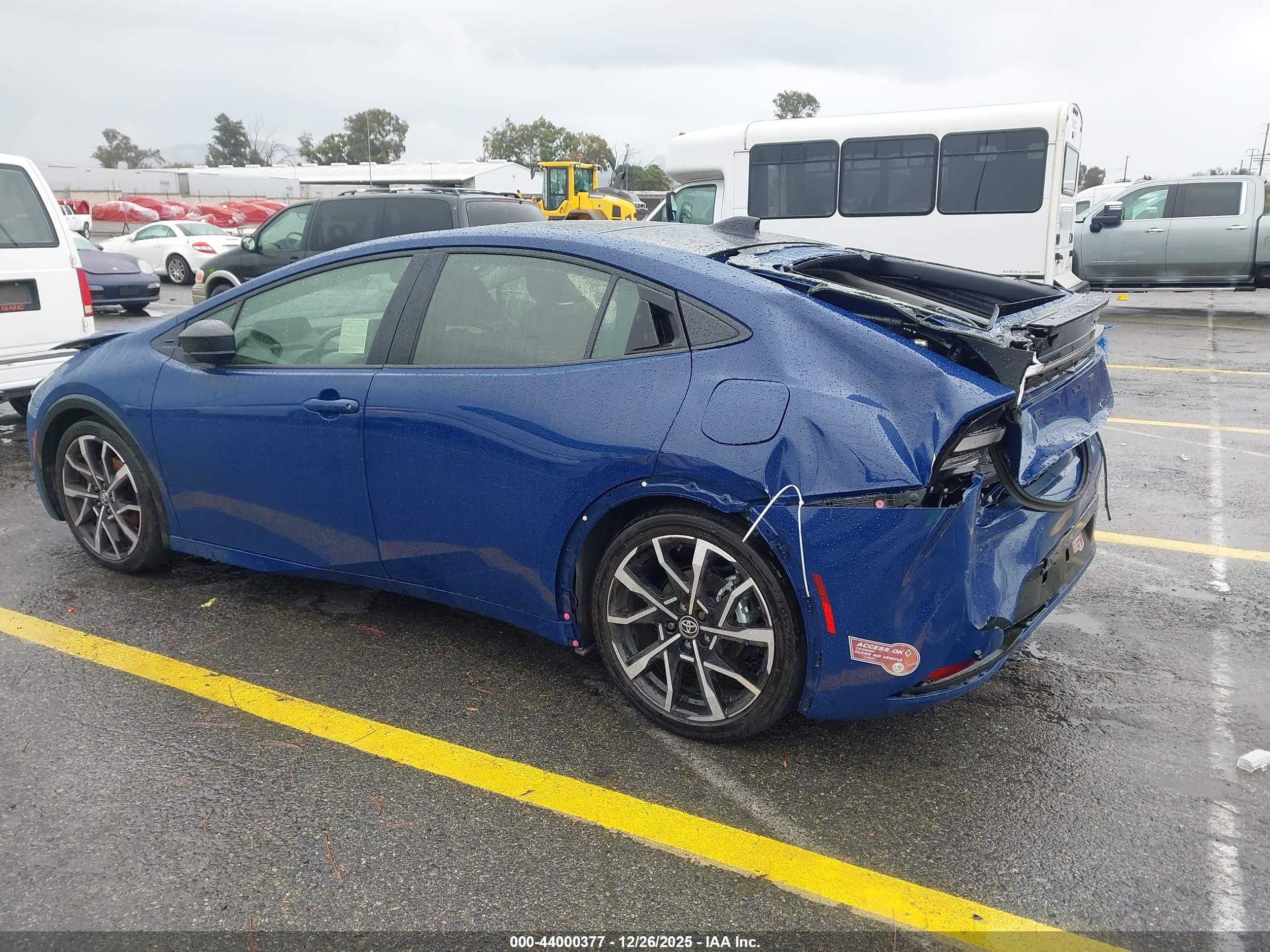 TOYOTA PRIUS image 3