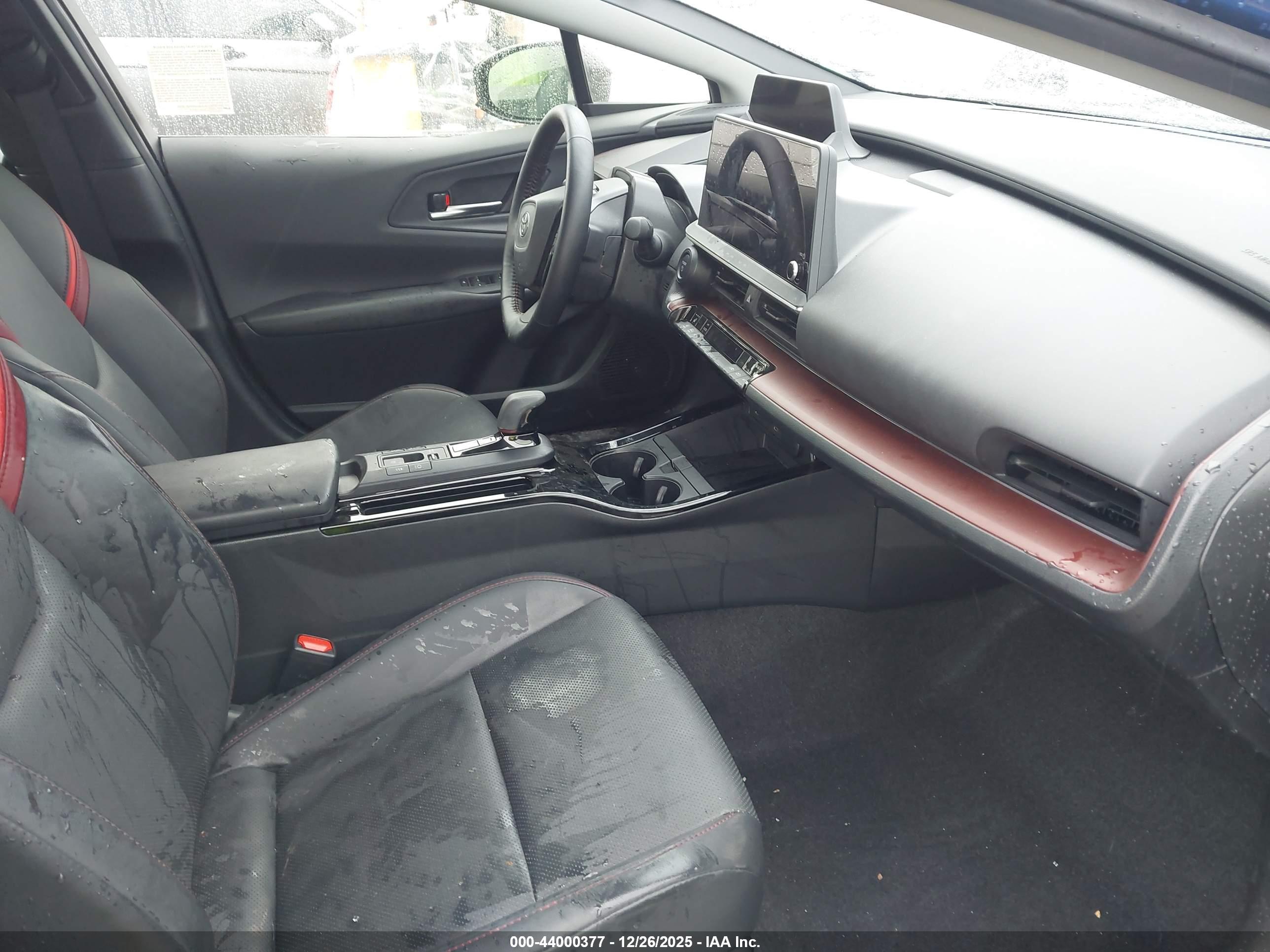 TOYOTA PRIUS image 5