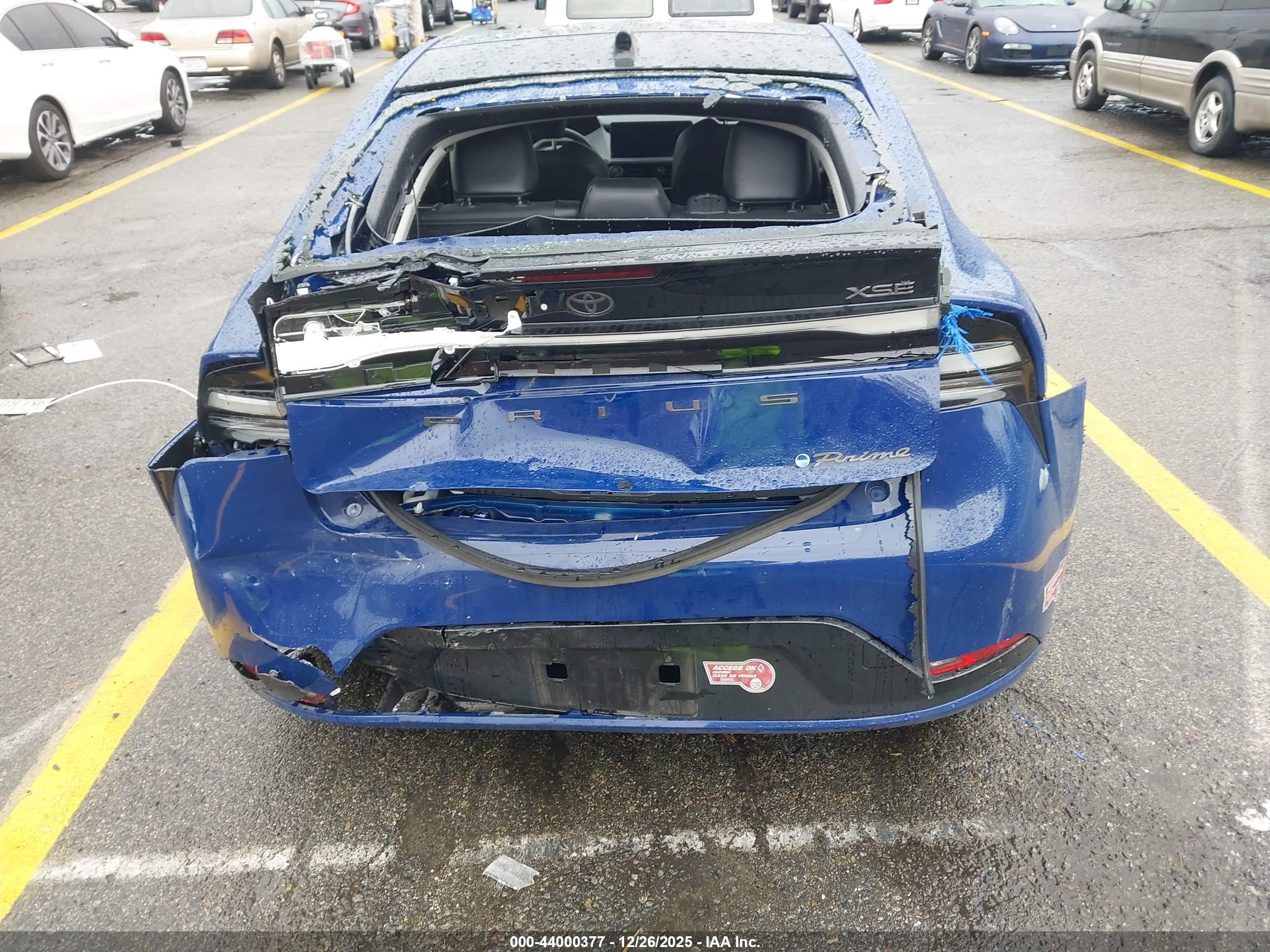 TOYOTA PRIUS image 6