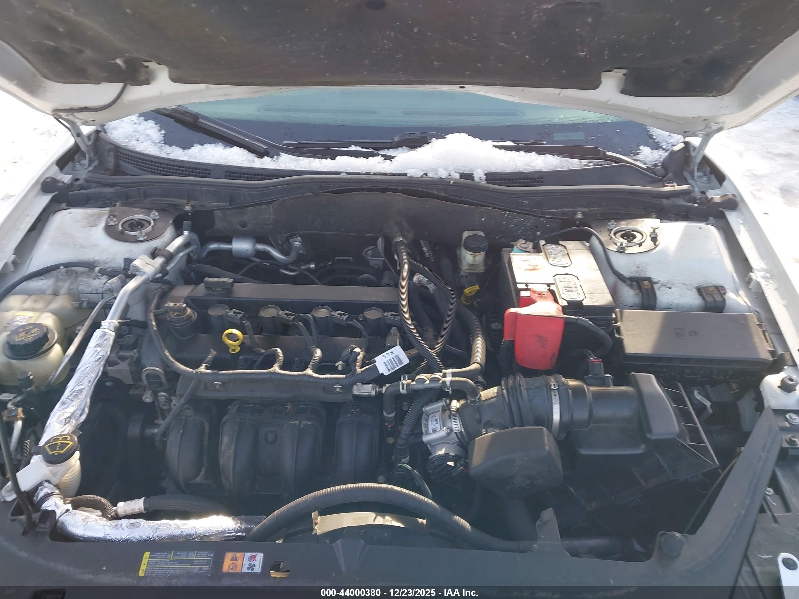 FORD FUSION image 10