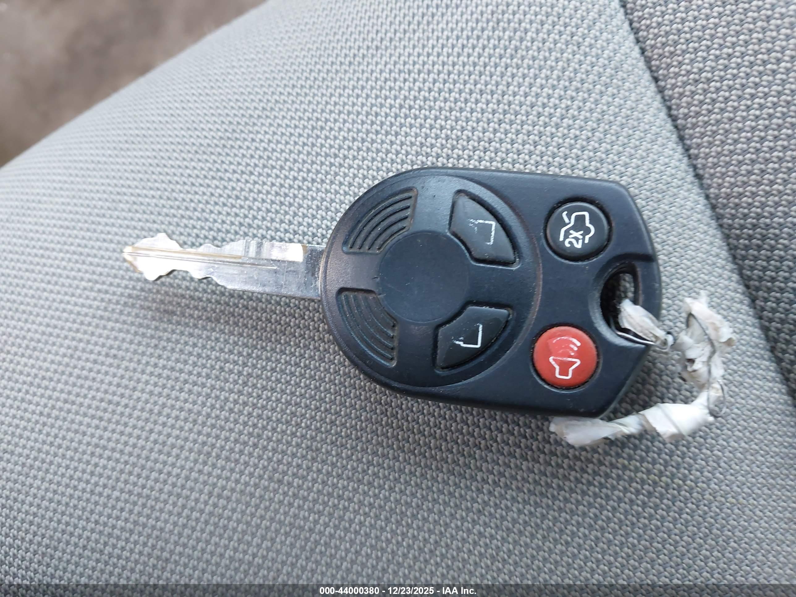 FORD FUSION image 11