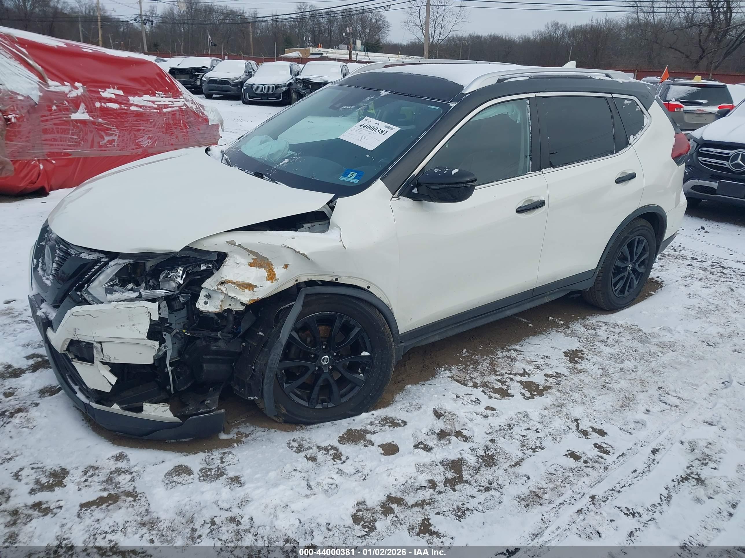 NISSAN ROGUE image 2