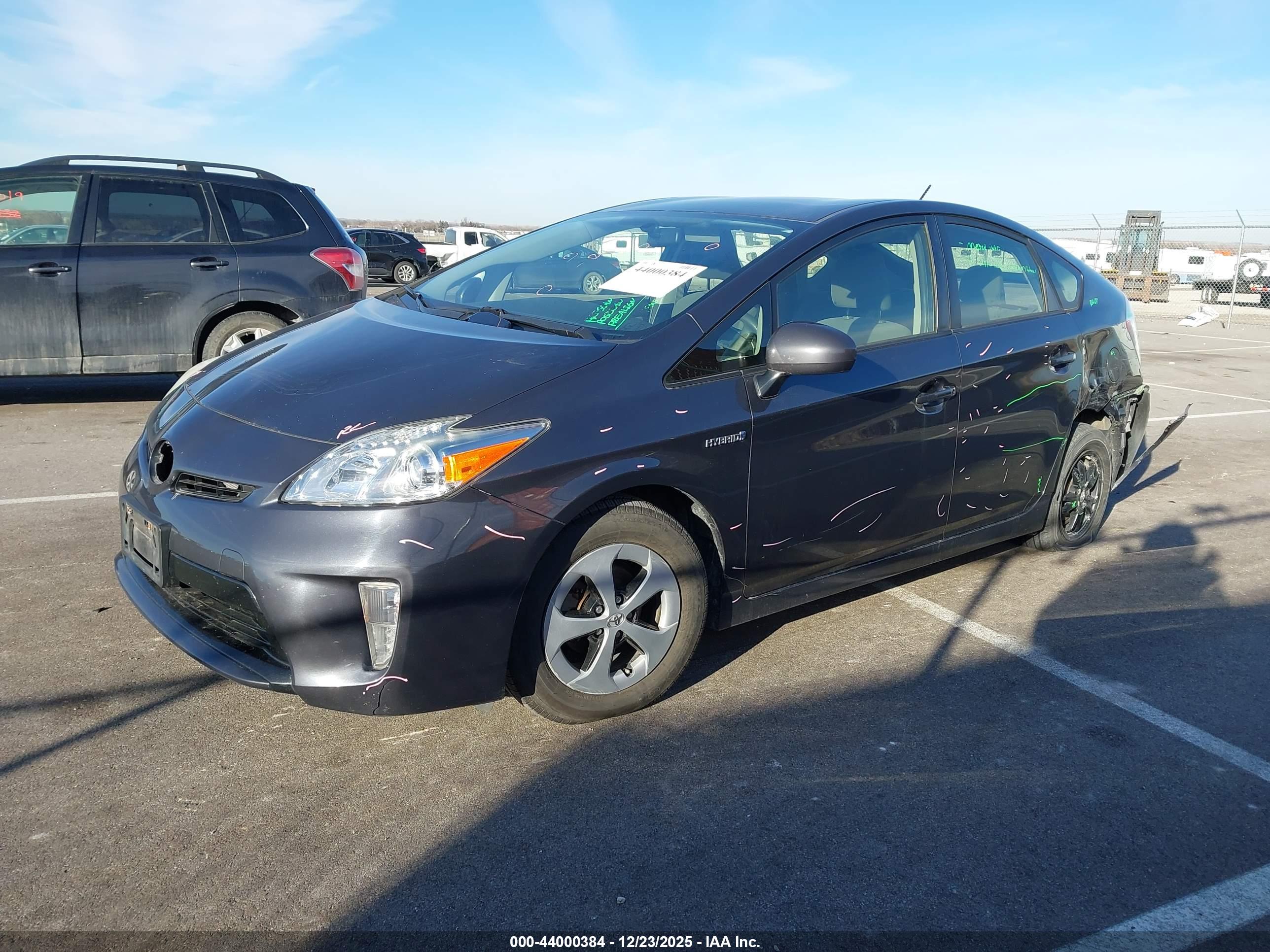 TOYOTA PRIUS image 2