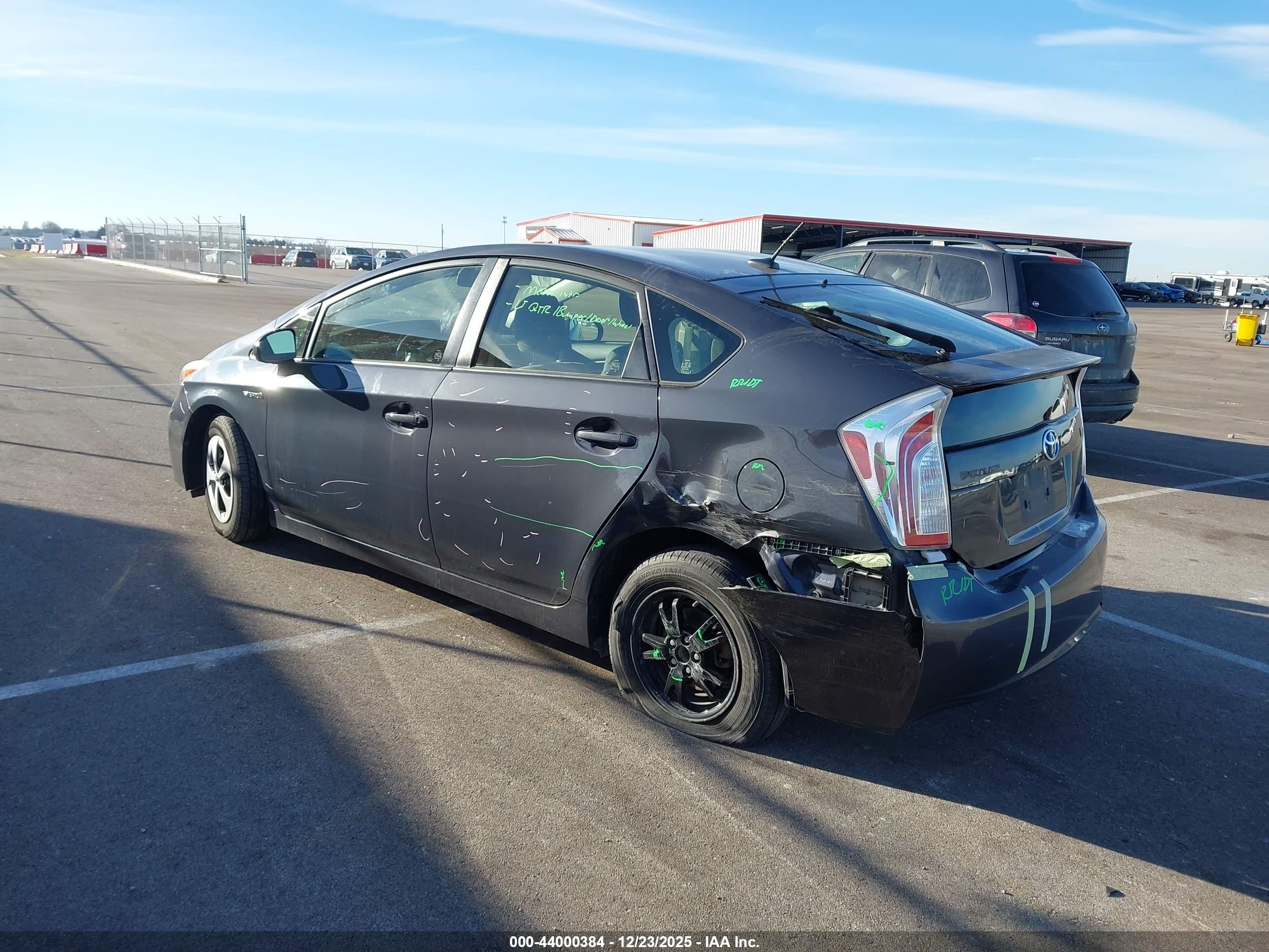 TOYOTA PRIUS image 3