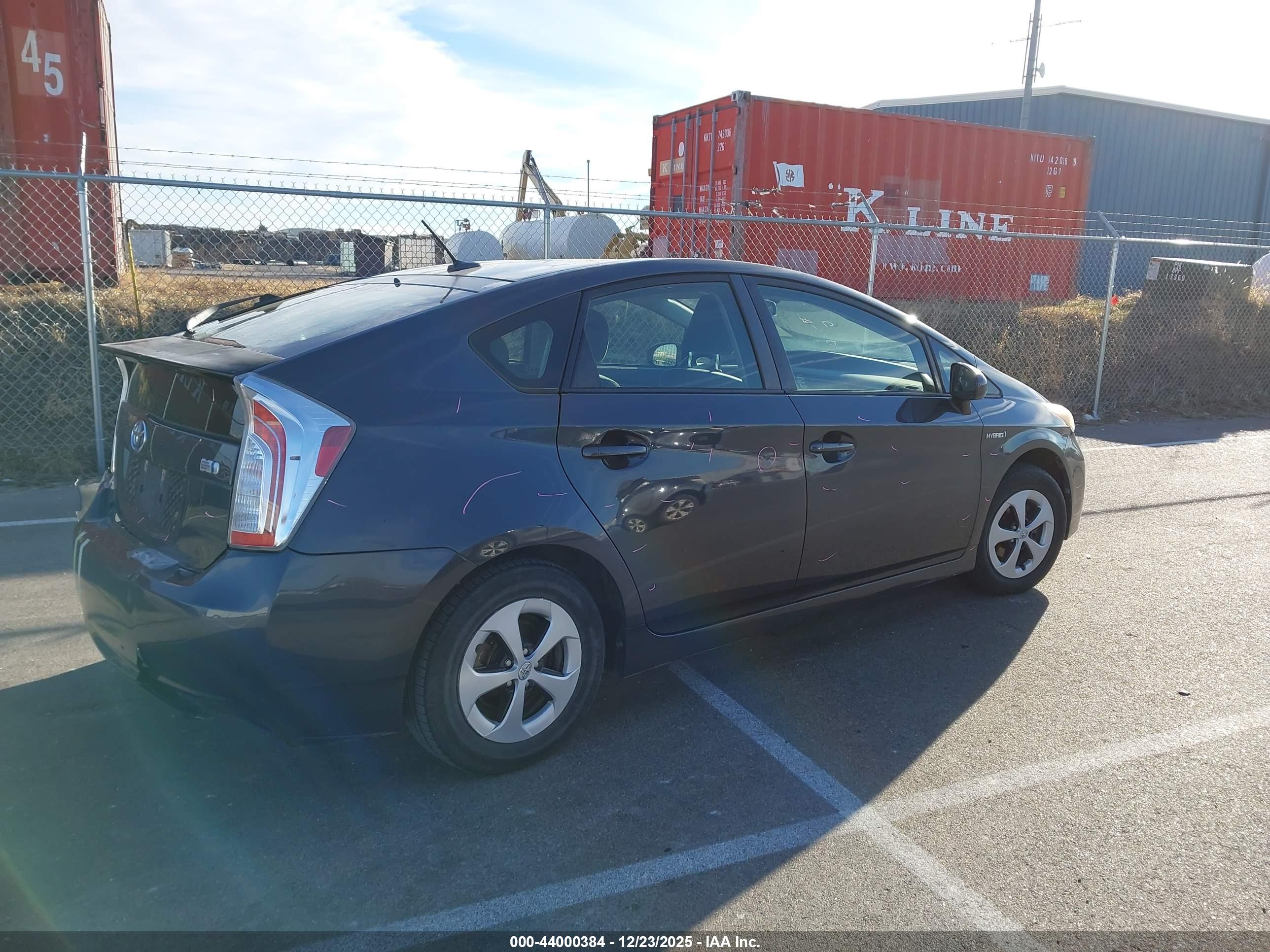 TOYOTA PRIUS image 4